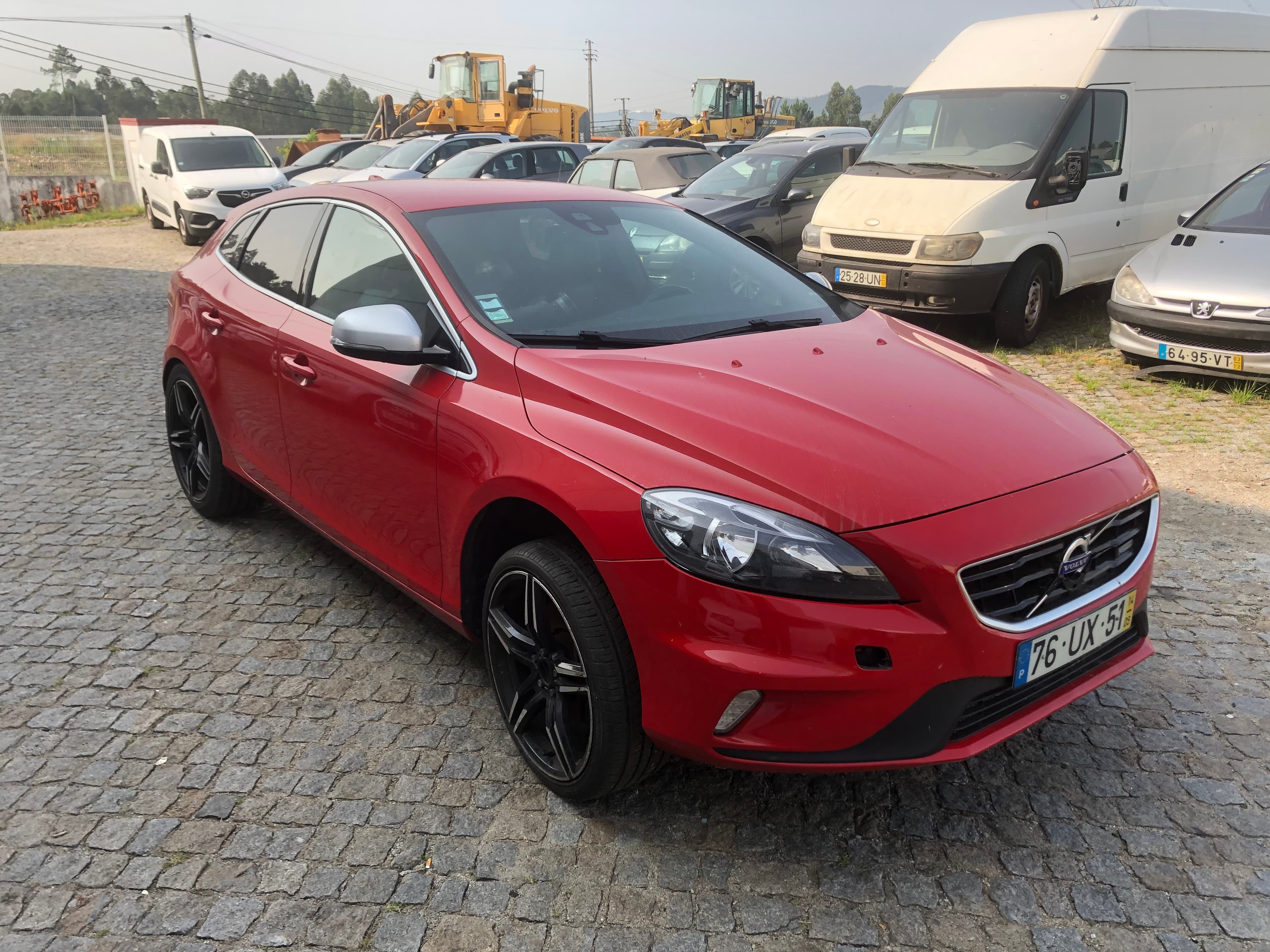 Volvo V40 · Ano 2014 76-UX-51