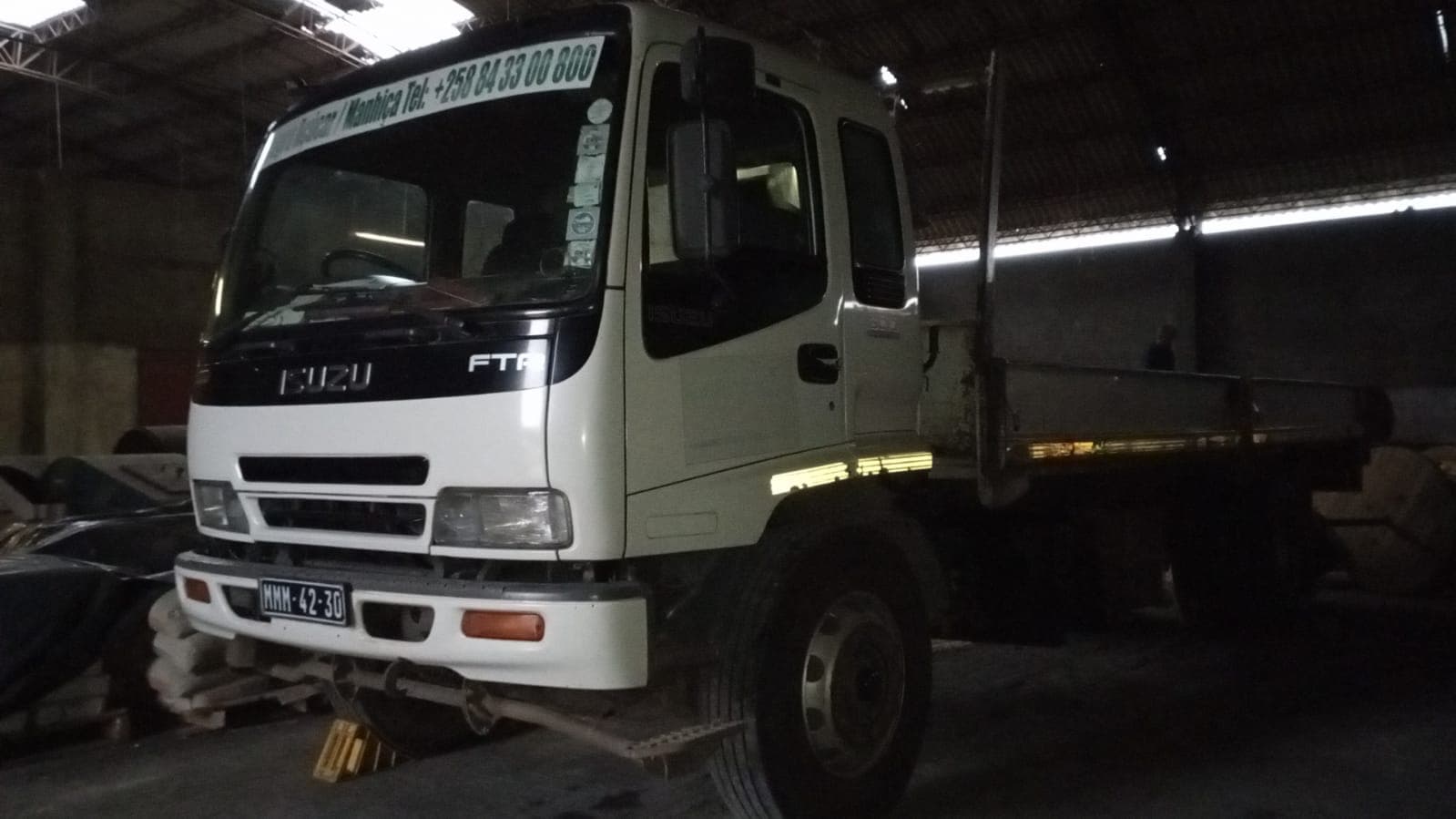 Camião ISUZU FTR800