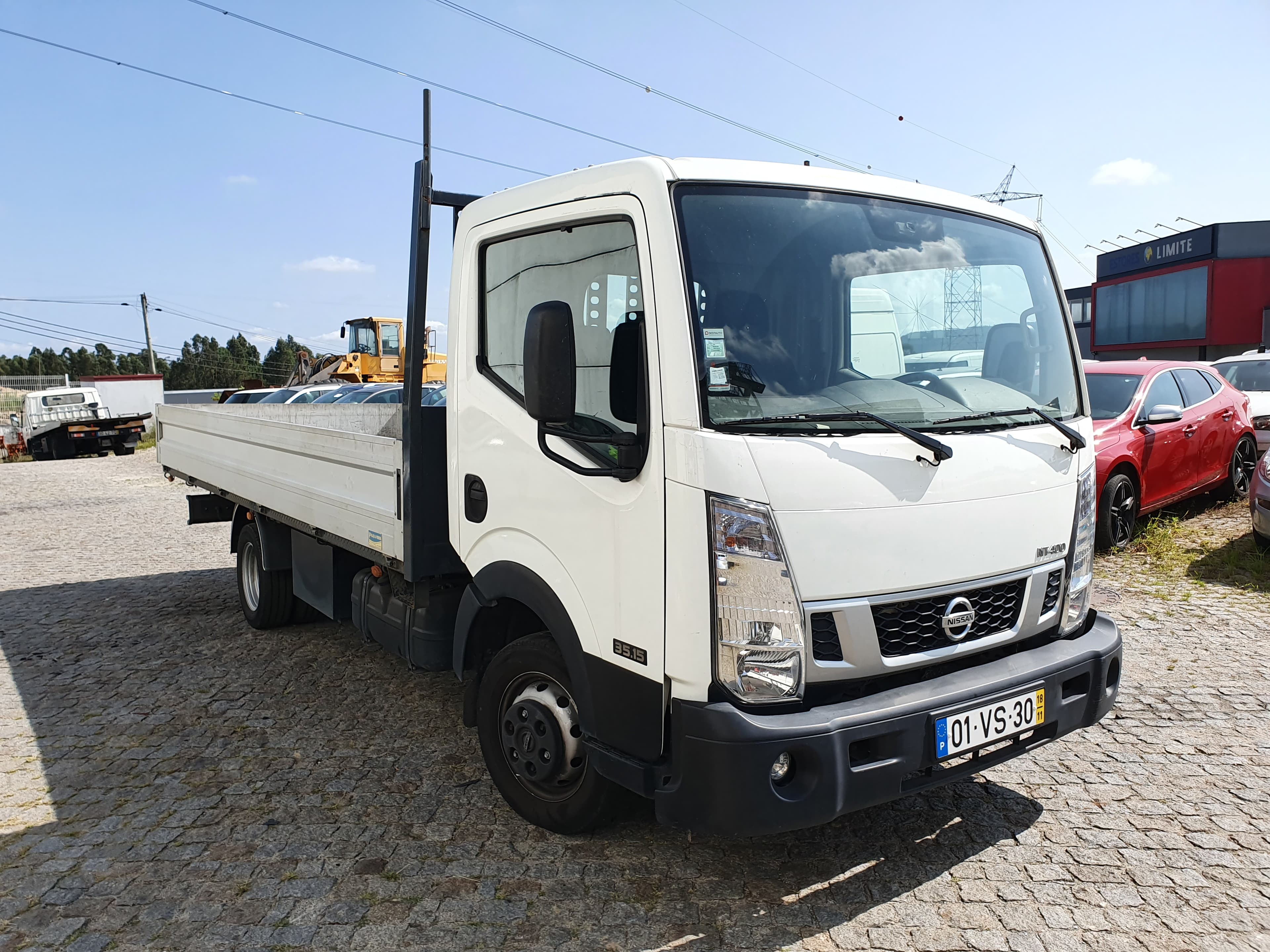 Nissan NT400