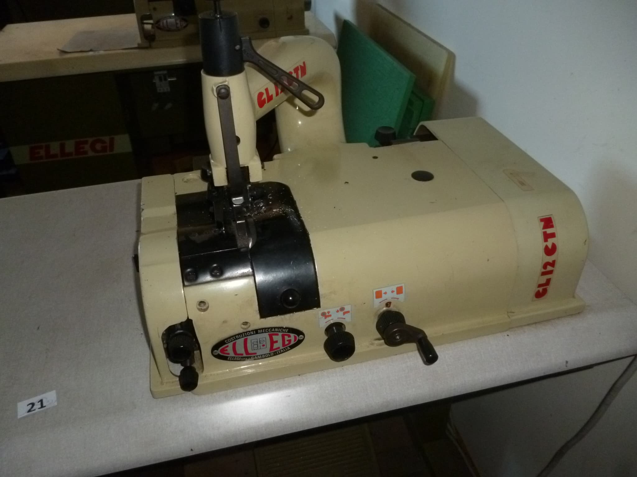 Máquina de facear