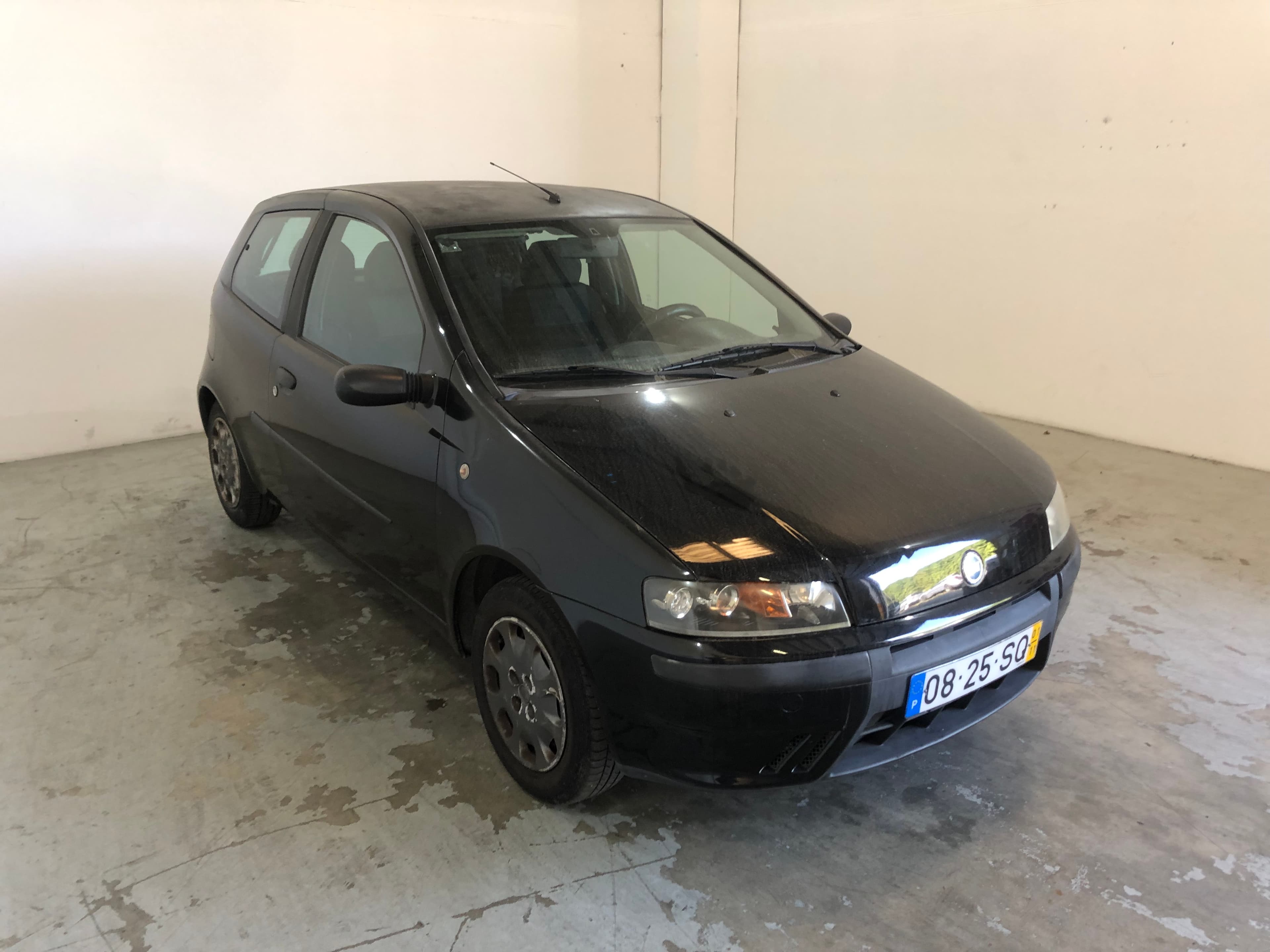 Fiat Punto · Ano 2001    08-25-SQ