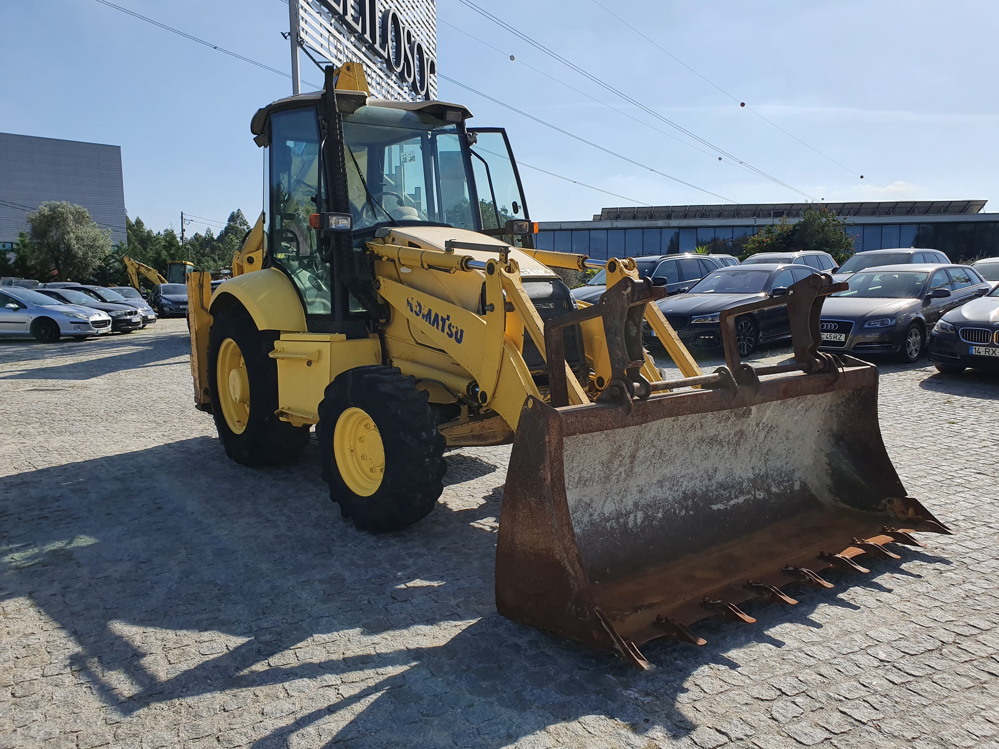 Retroescavadora Komatsu W93 R · Ano 2004 99-UB-00