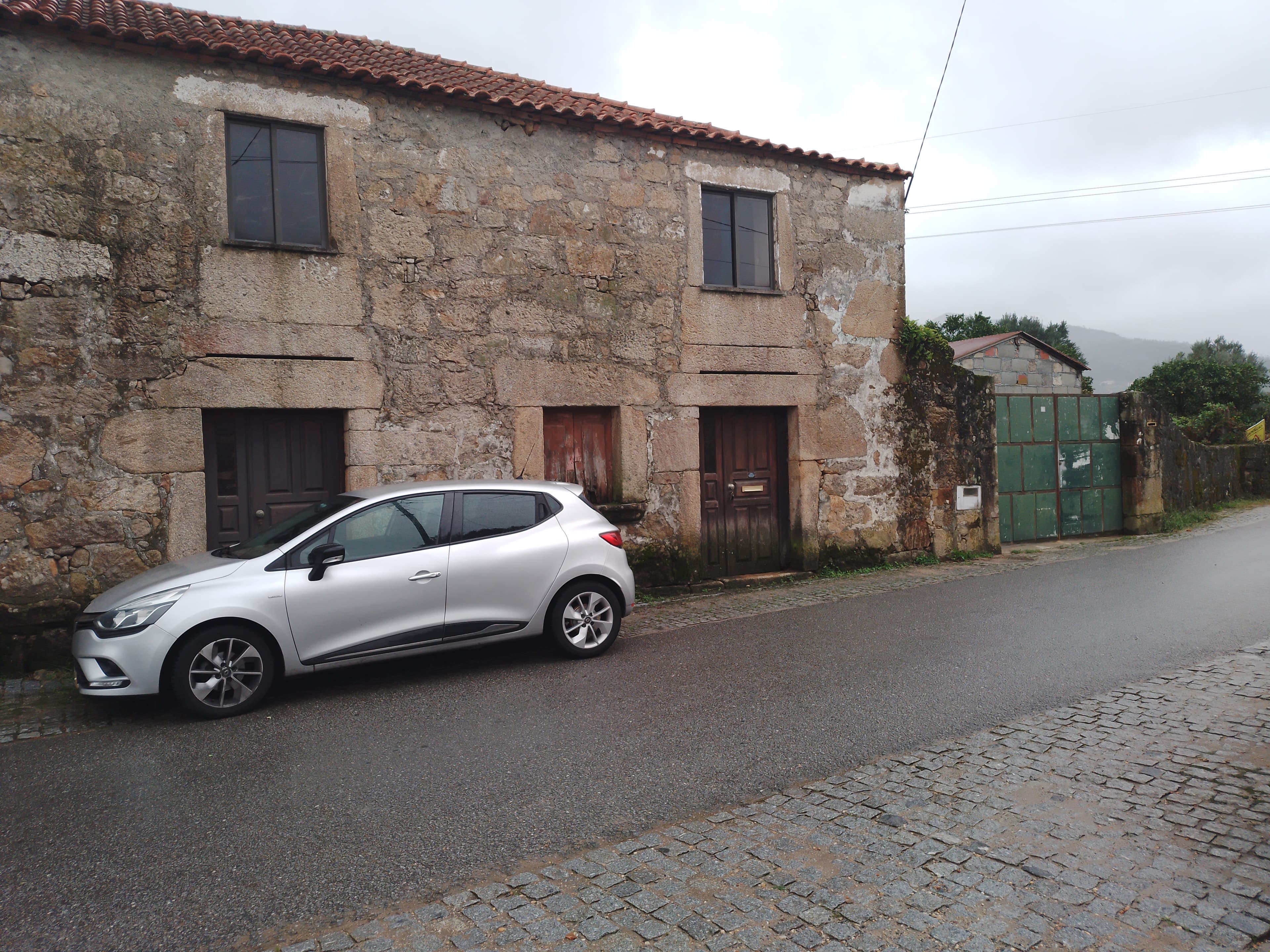 Moradia (Ruínas)