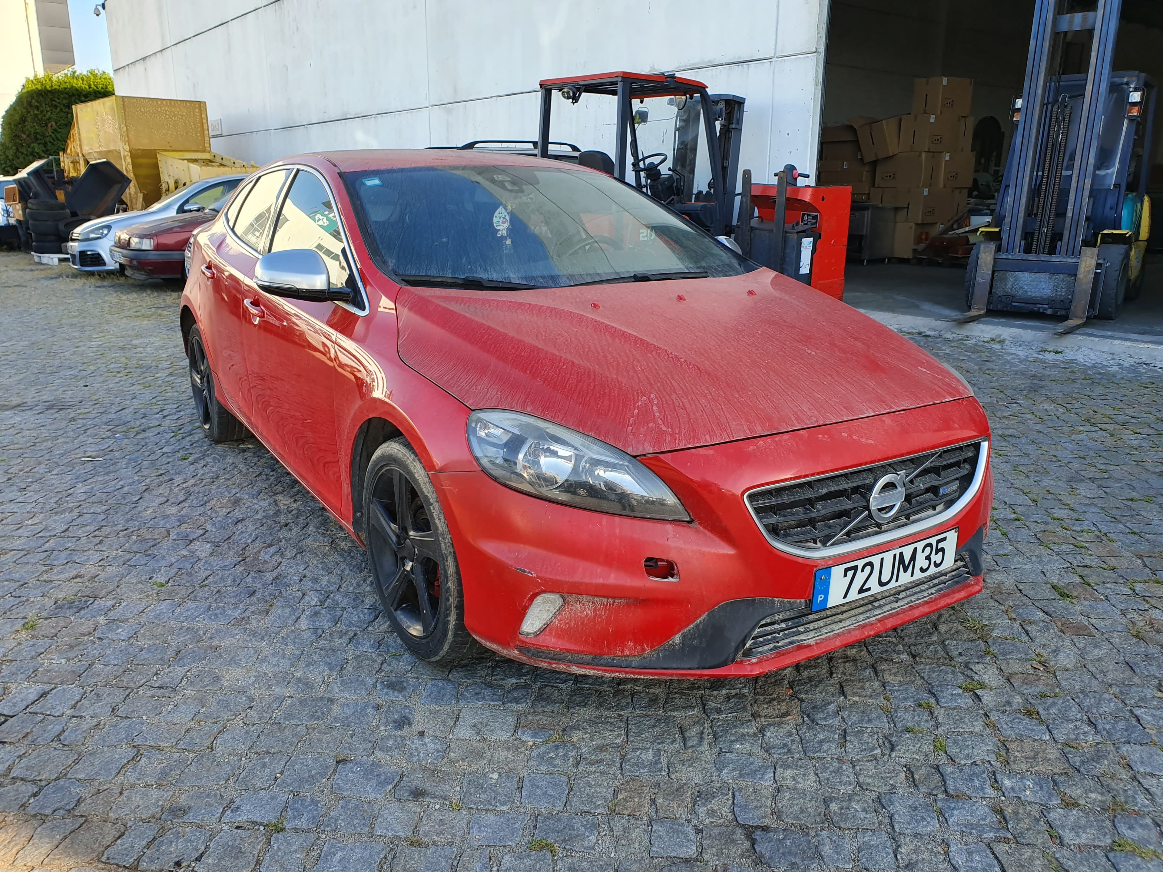 Volvo V40 · Ano 2013 72-UM-35