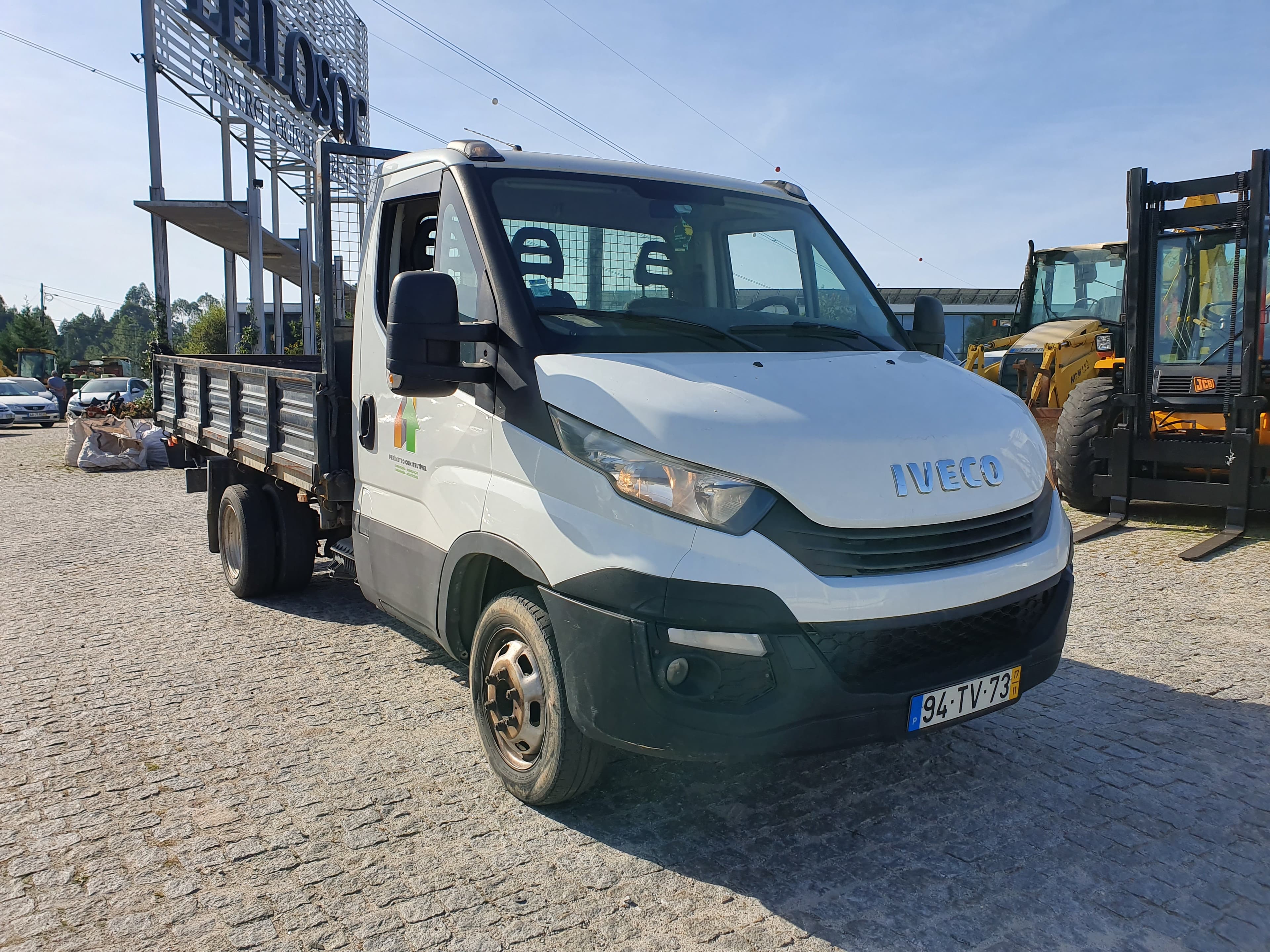 Iveco Daily 35C15 · Basculante · Ano 2017    94-TV-73