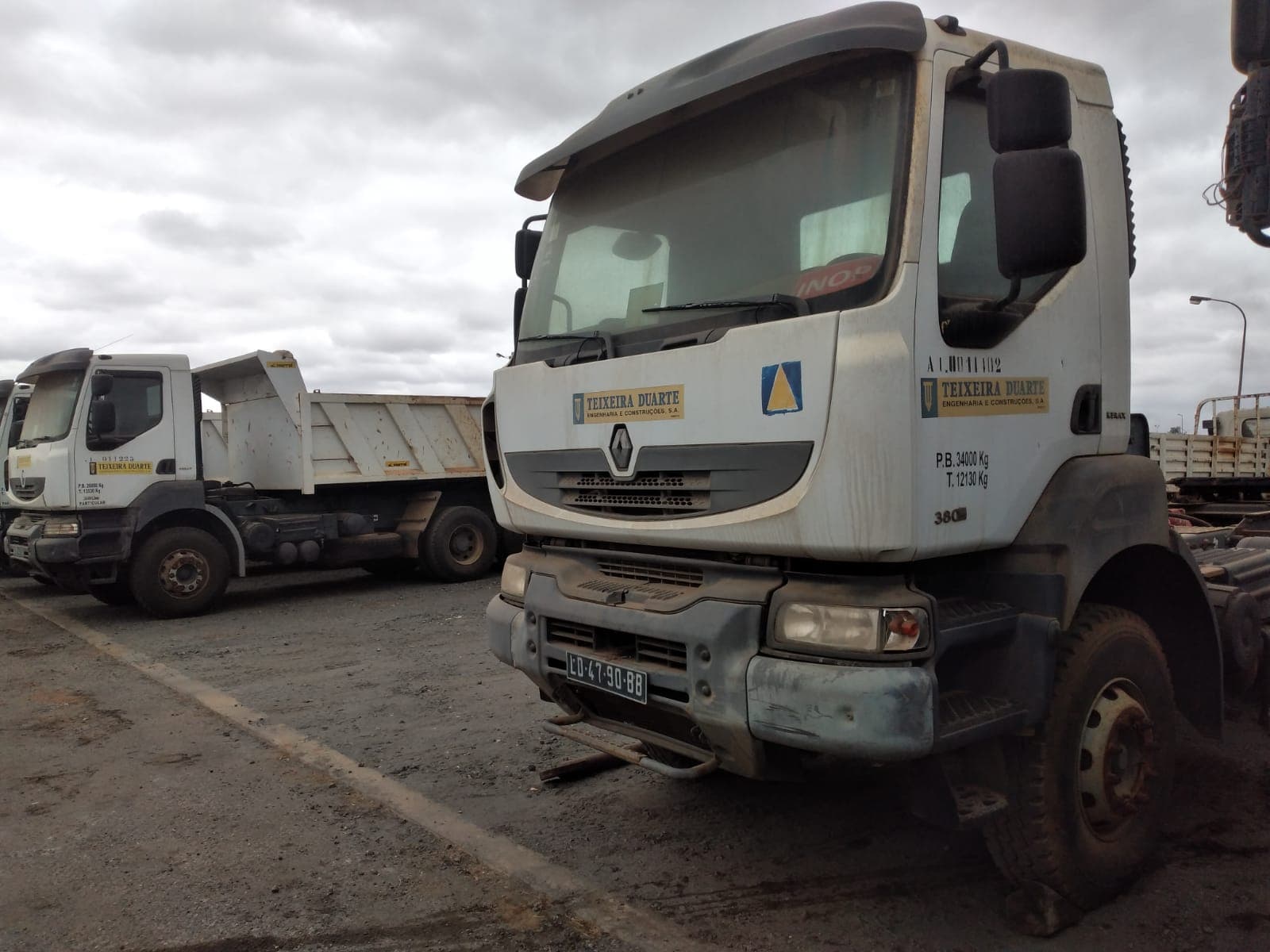 Renault Kerax 440 DXI (1)