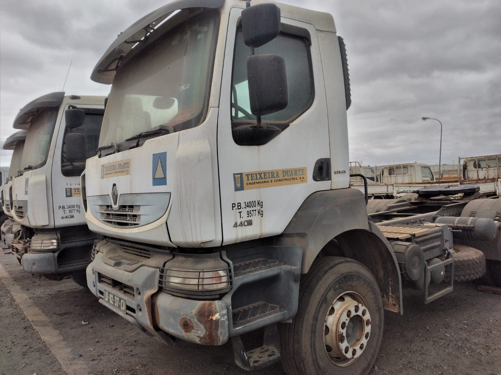 Camião Trator (Cavalo) 6X  Renault Kerax 440 Dxi