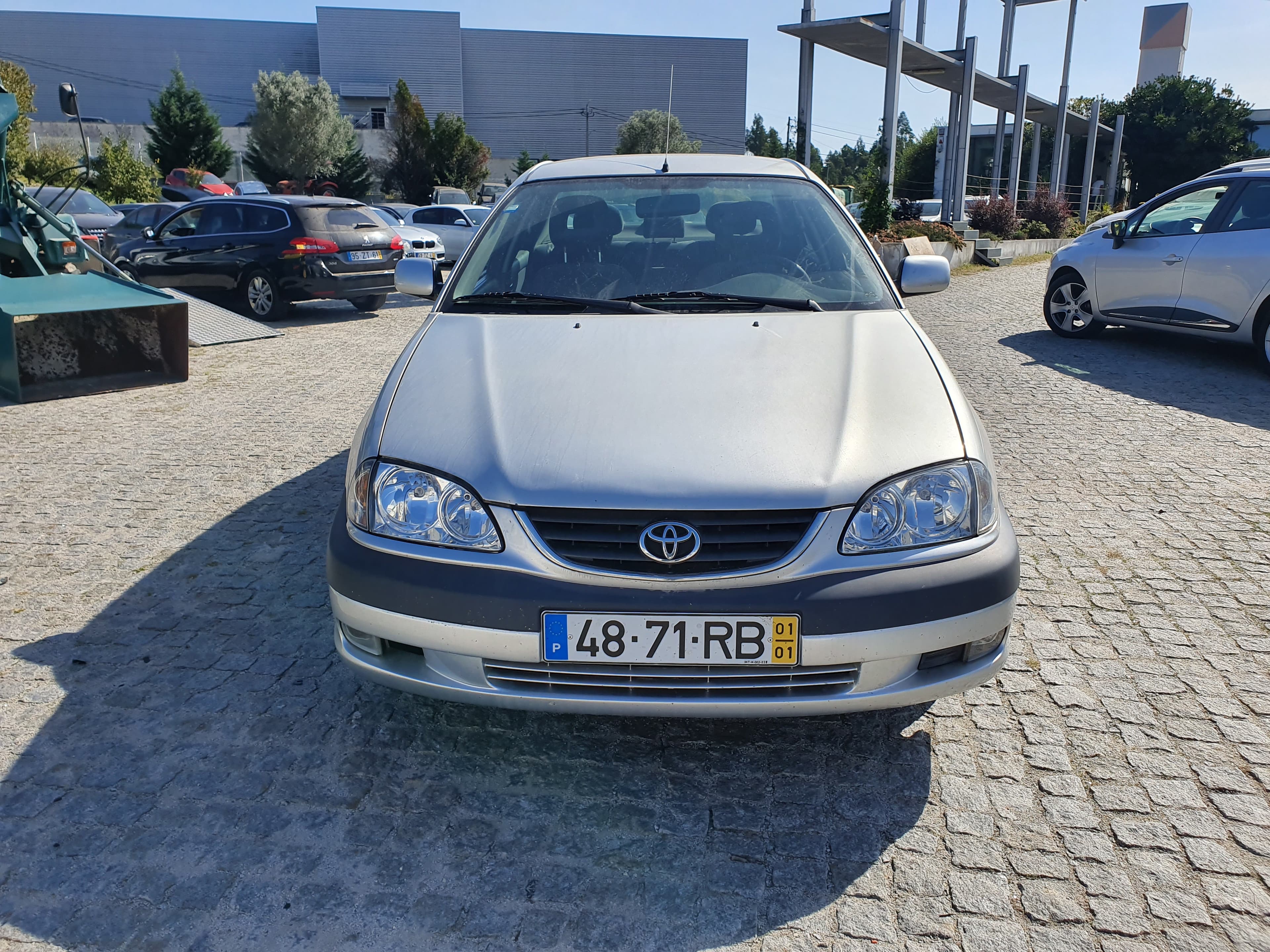 Toyota Avensis · Ano 2001  48-71-RB