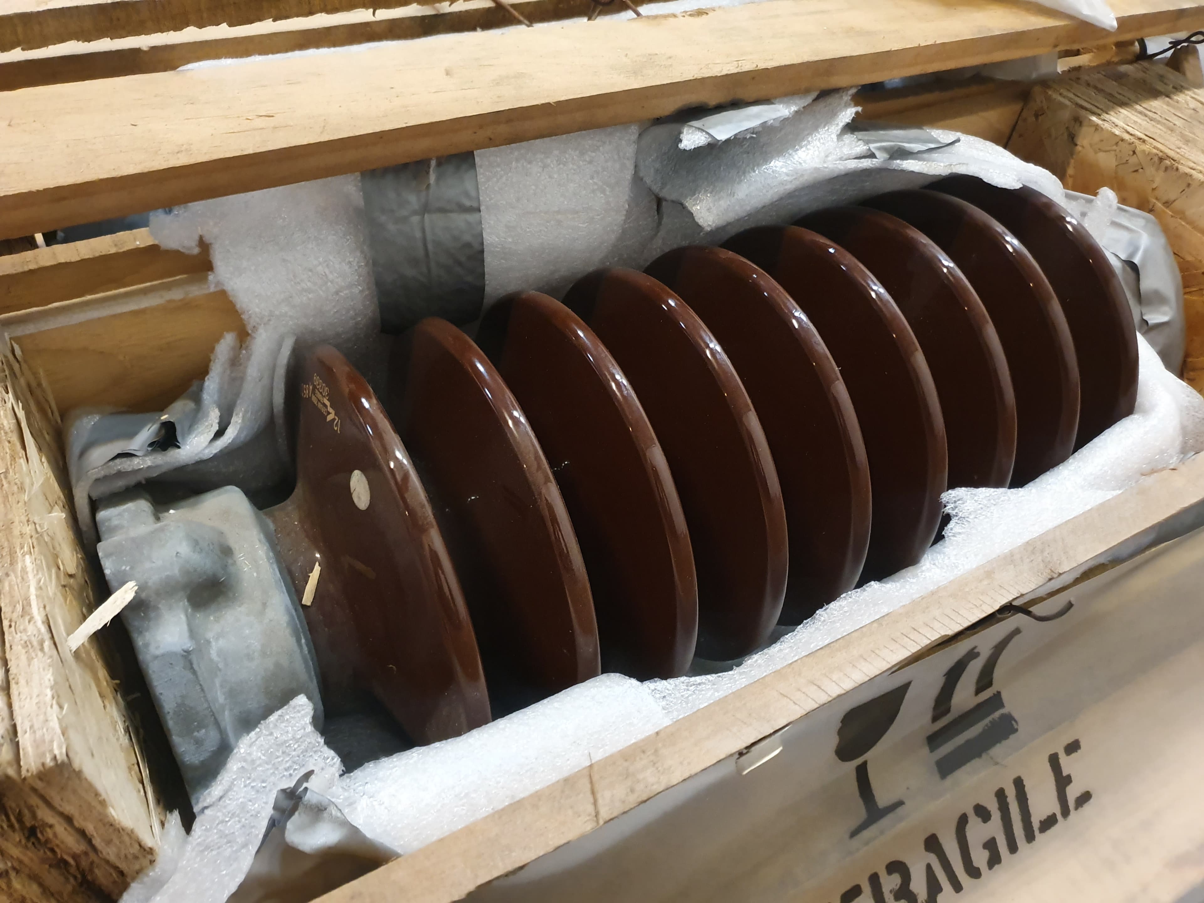 Isoladores