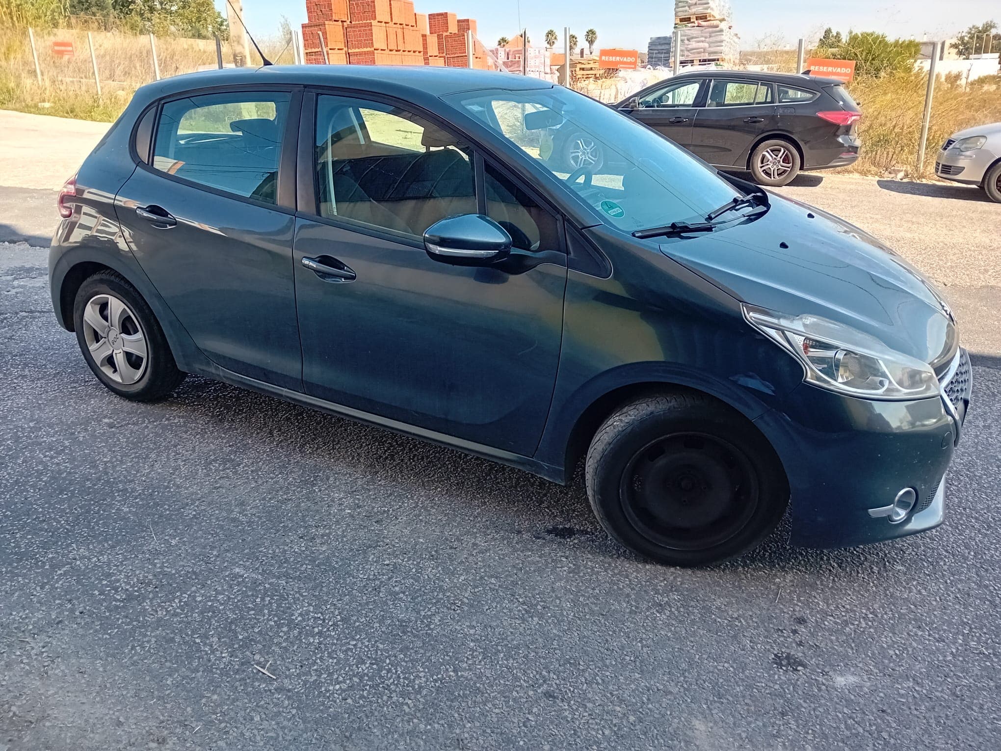 Peugeot 208 · Ano 2012 AT-44-HE