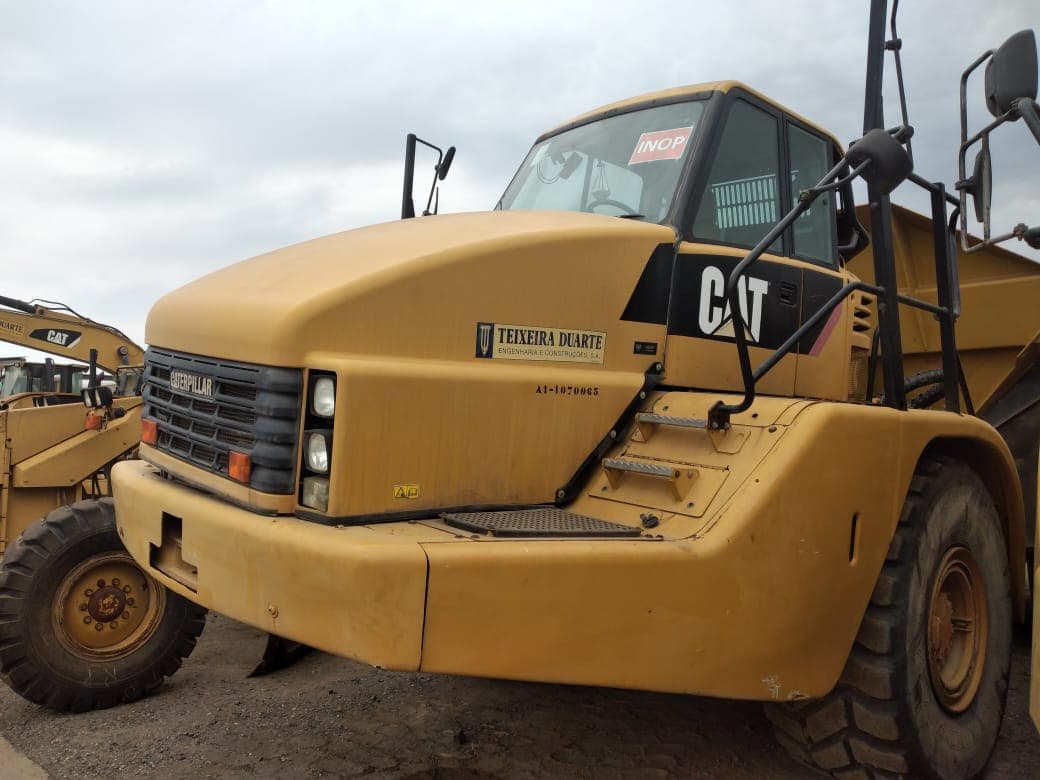Dumper 35 T (6x6) CAT 735