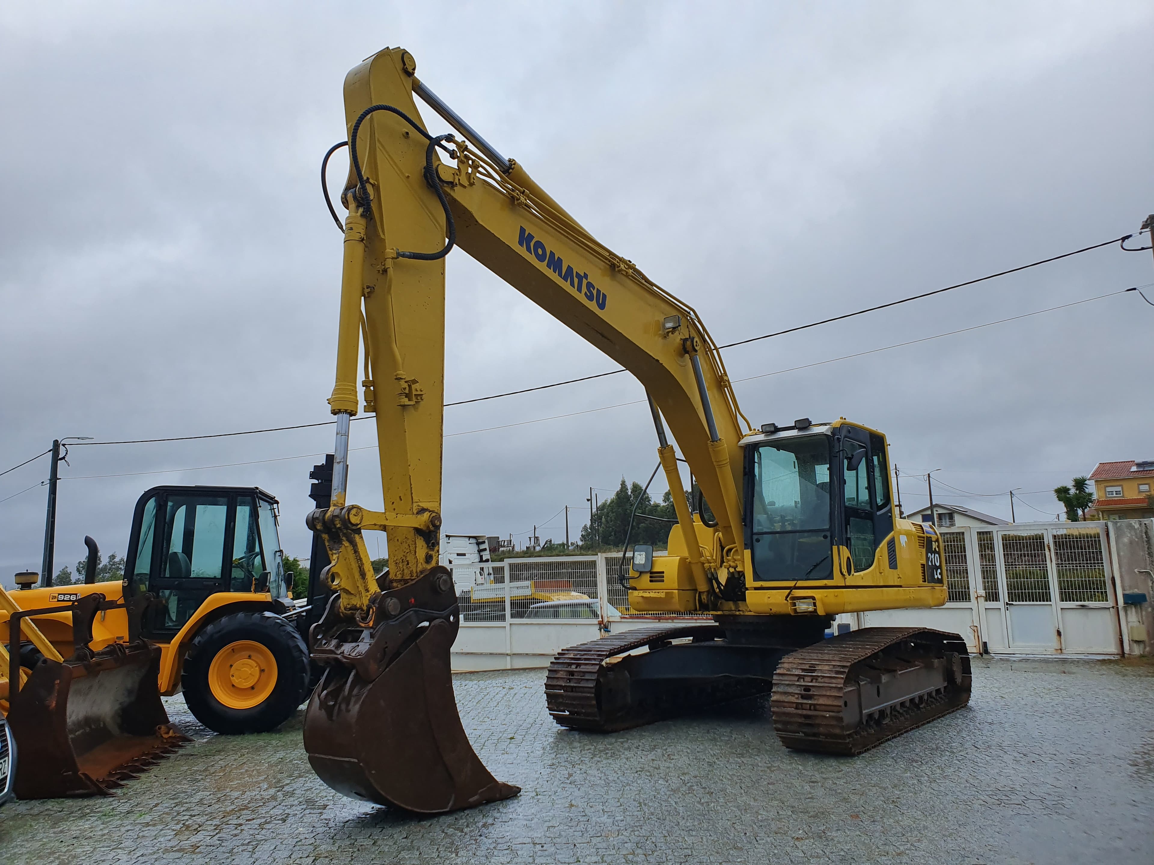 Giratória Komatsu PC210 LC-8 · Ano 2006