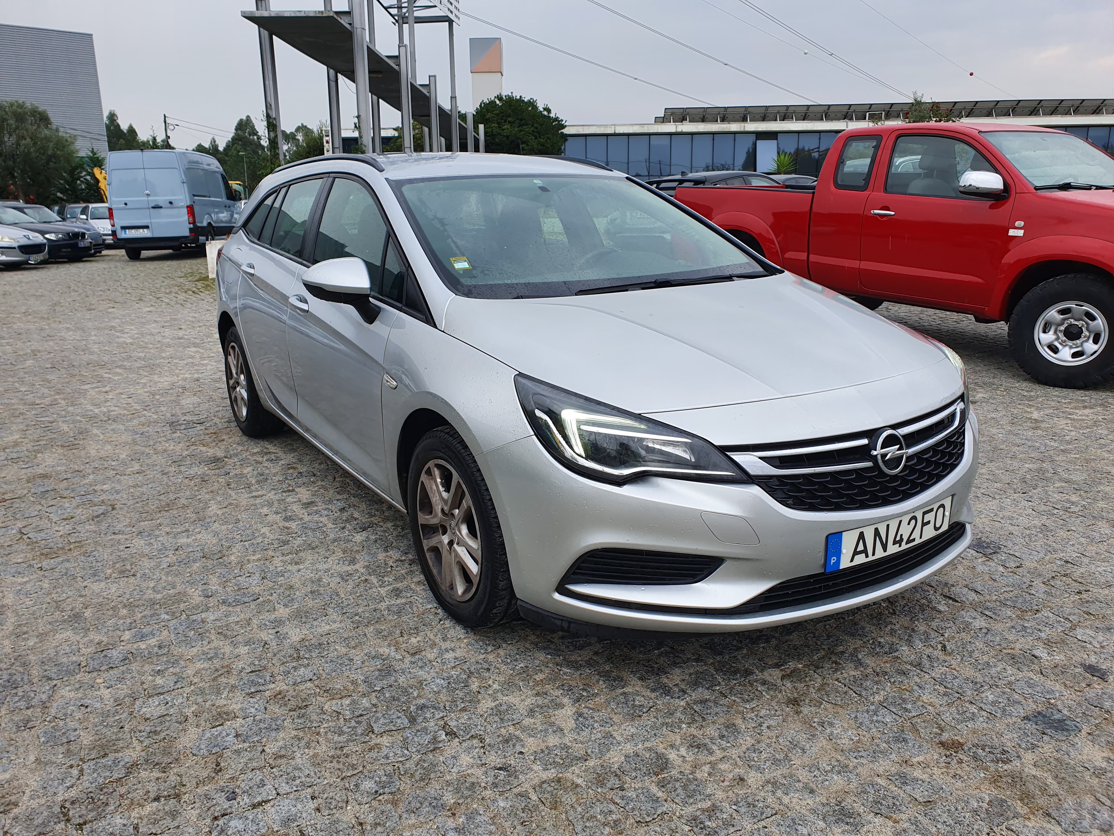 Opel Astra · Ano 2016  AN-42-FO
