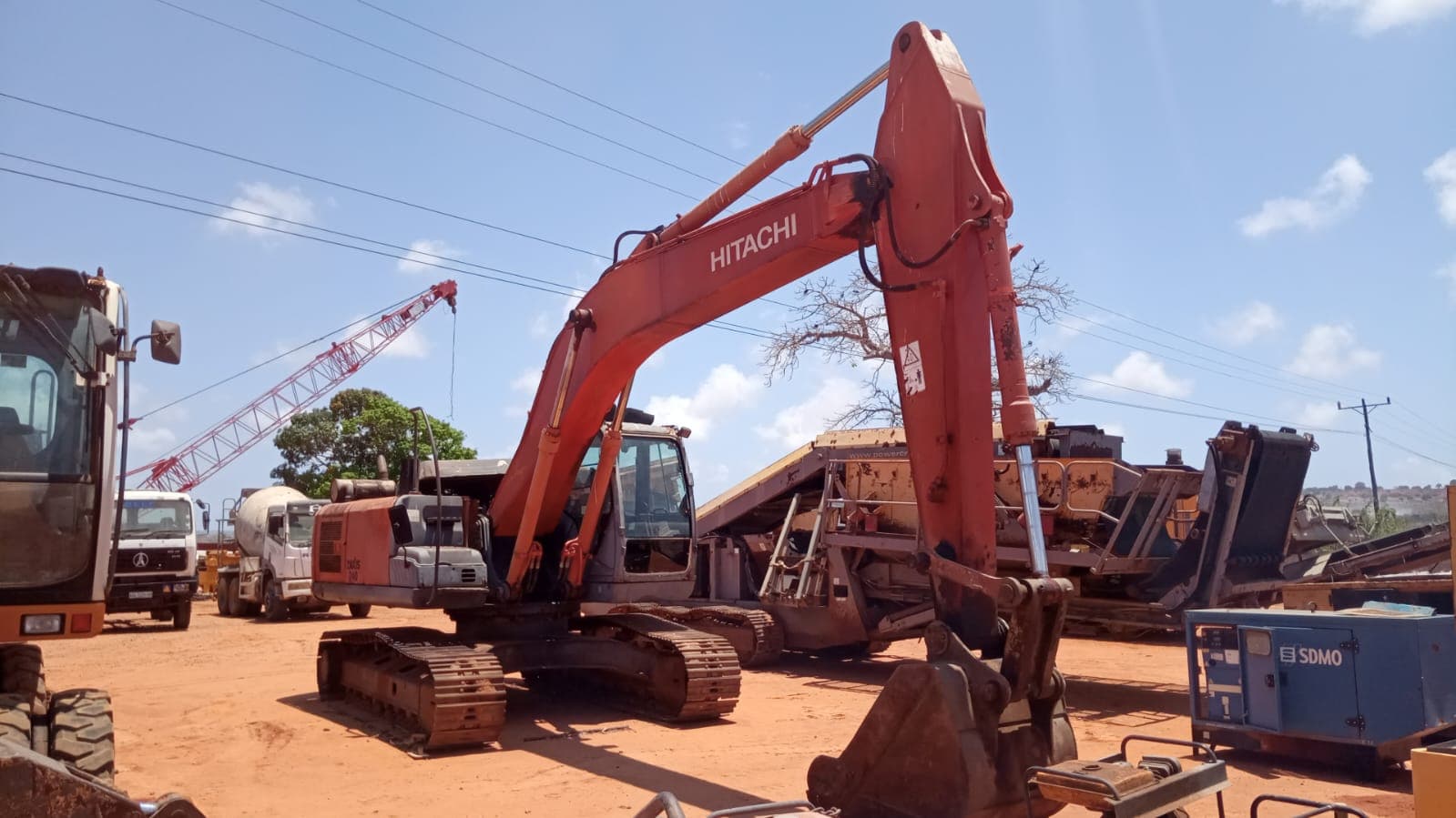 Escavadeira HITACHI ZACIS240