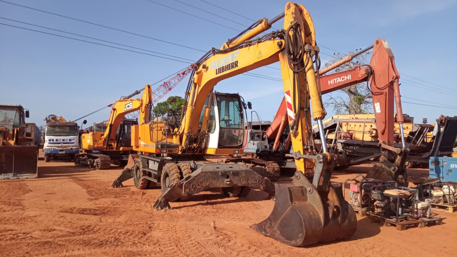 Escavadeira giratória de marca Liebherr