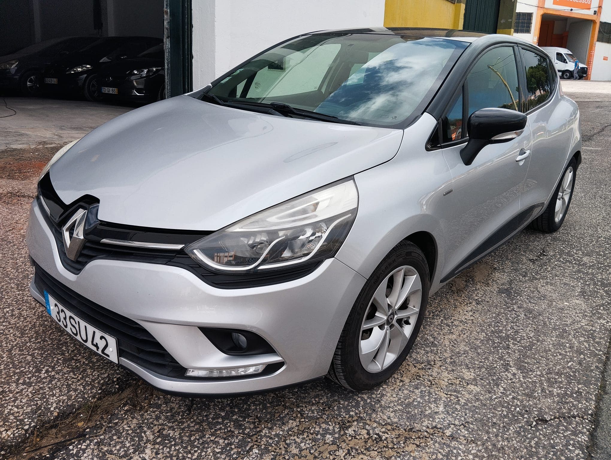 Renault Clio · Ano 2017 33-SU-42