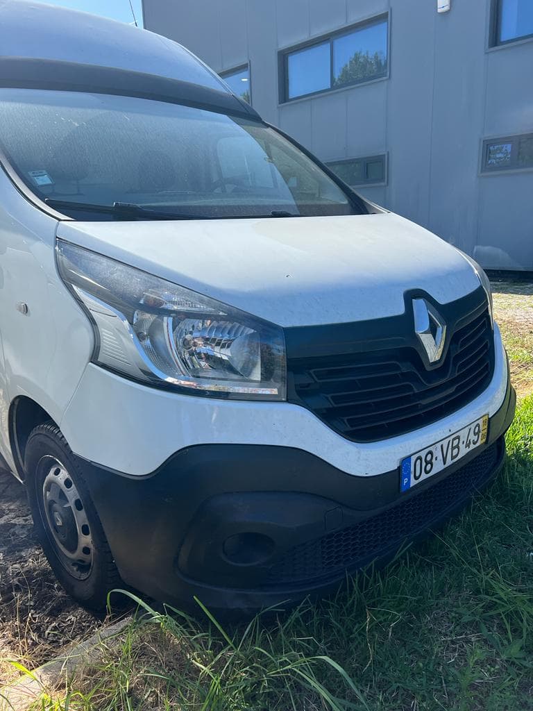 Renault Trafic · Ano 2018    08-VB-49