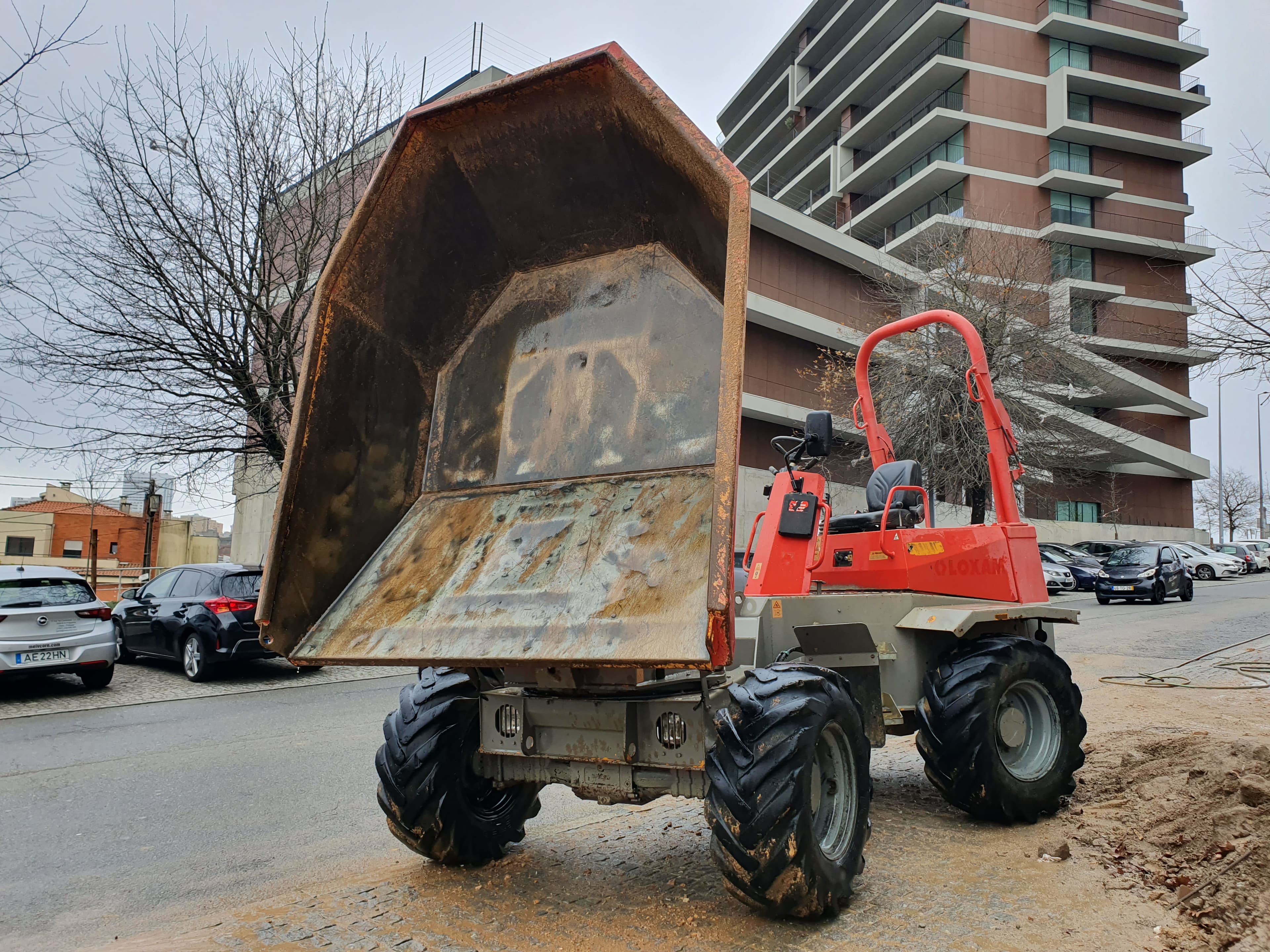 Dumper Loxam Mach 664 · Ano 2011