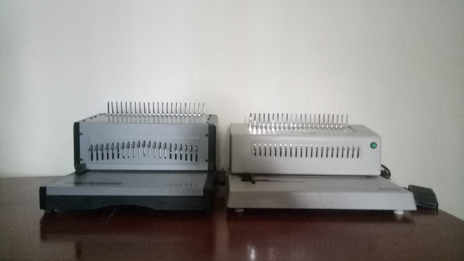 Máquinas elétricas de encadernação