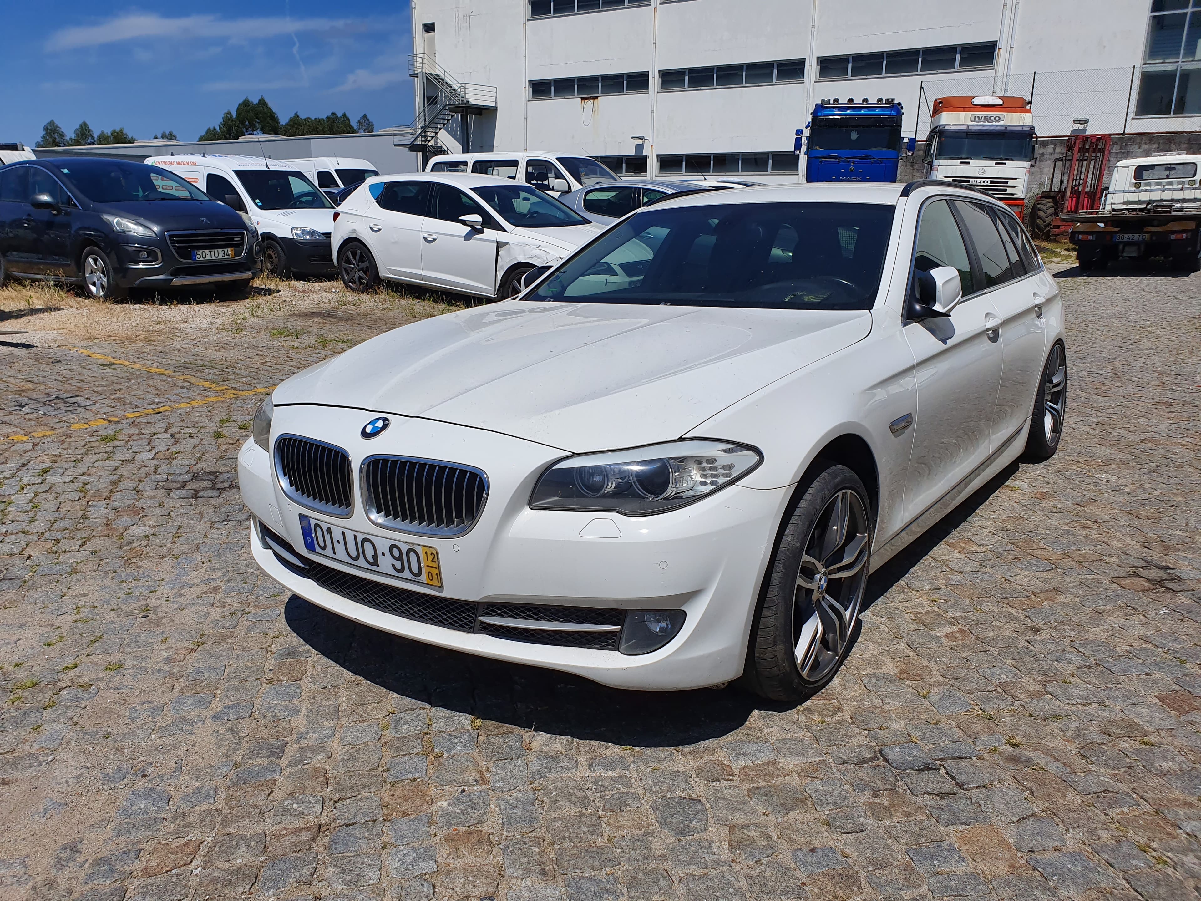 BMW 520D · Ano 2012          01-UQ-90
