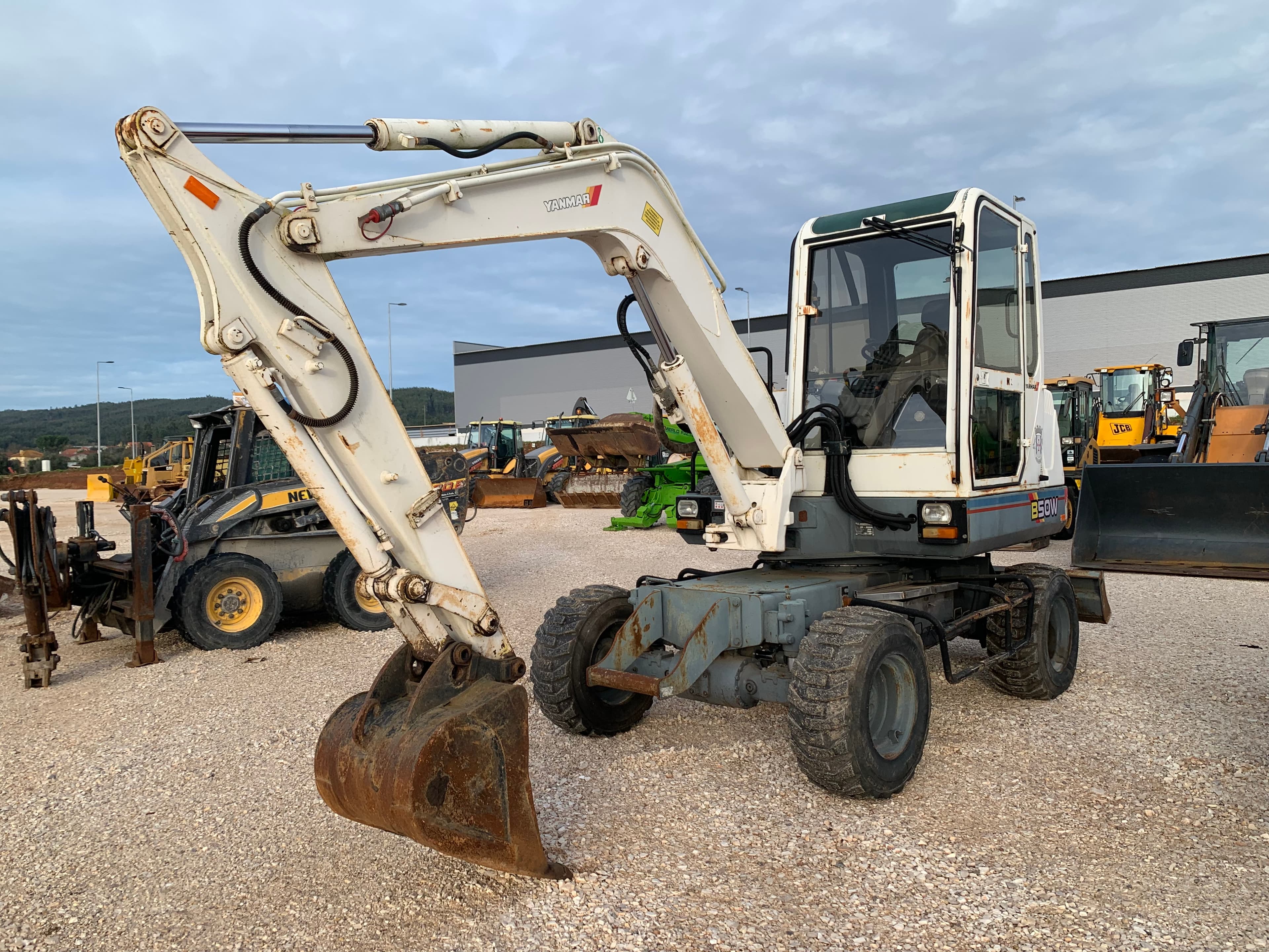 Giratória Yanmar B50W    48-QD-17