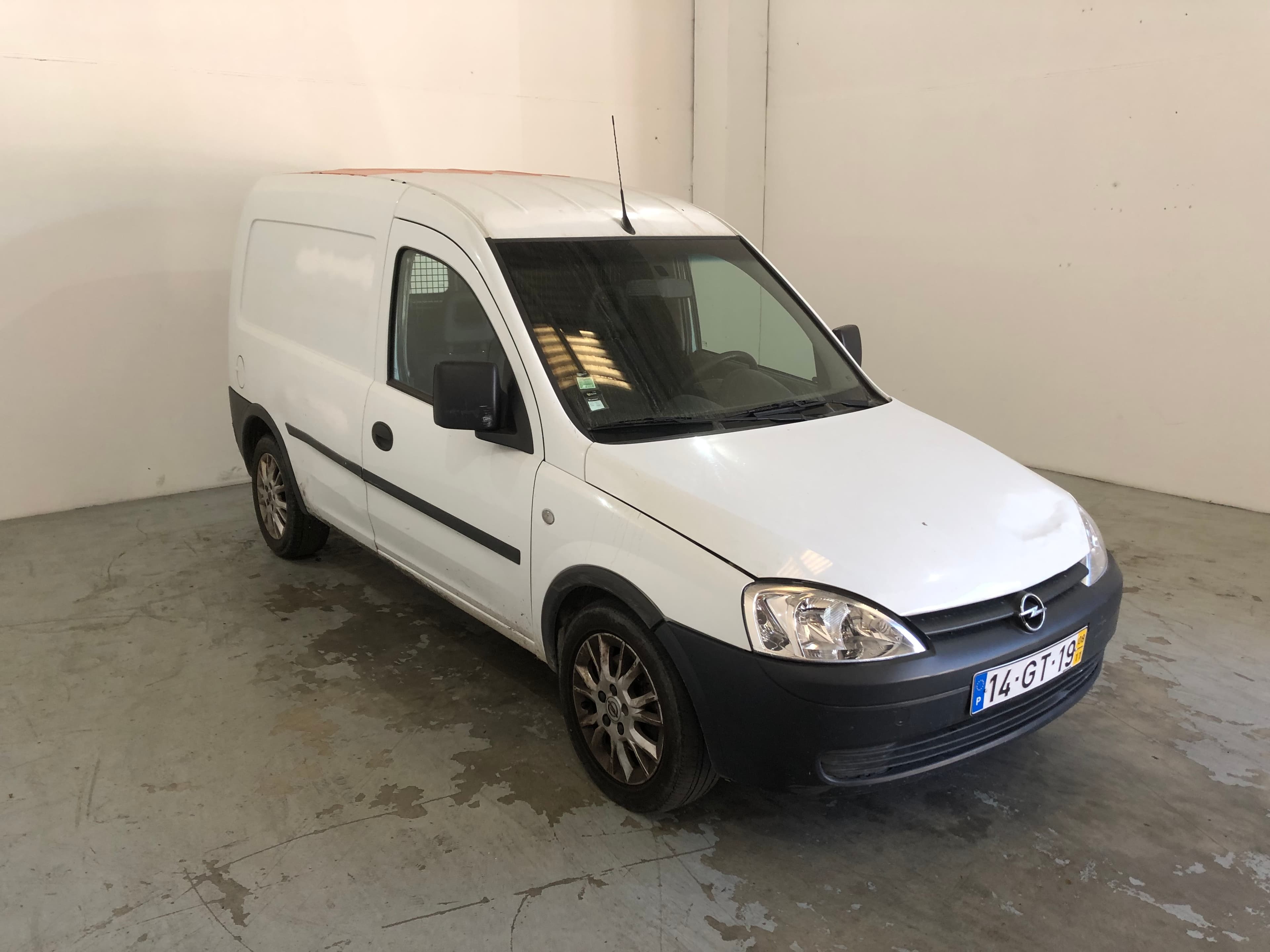 Opel Combo 1.7 CDTI · Ano 2008  14-GT-19