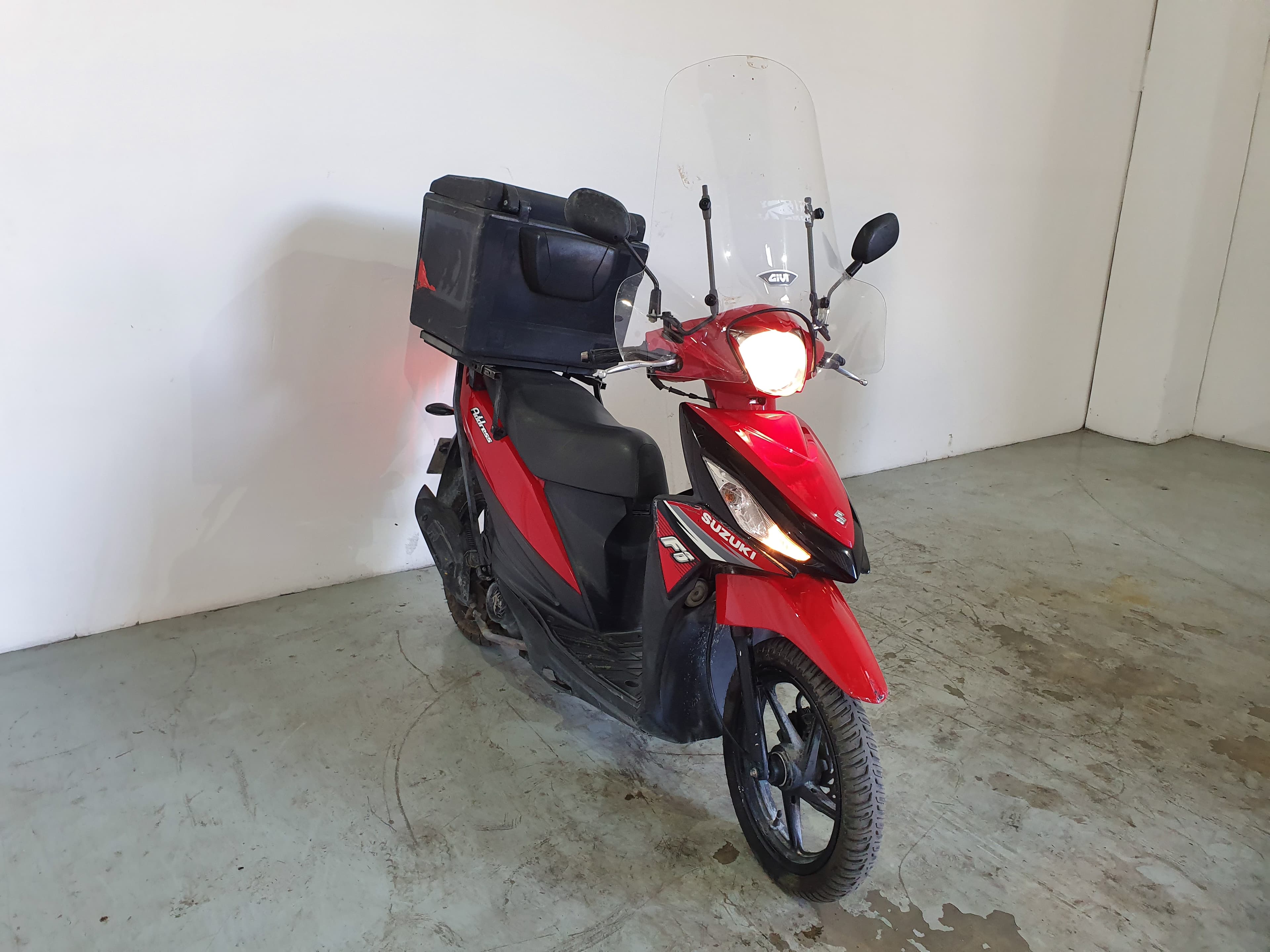 Motociclo Suzuki UK 110 Address · Ano 2016