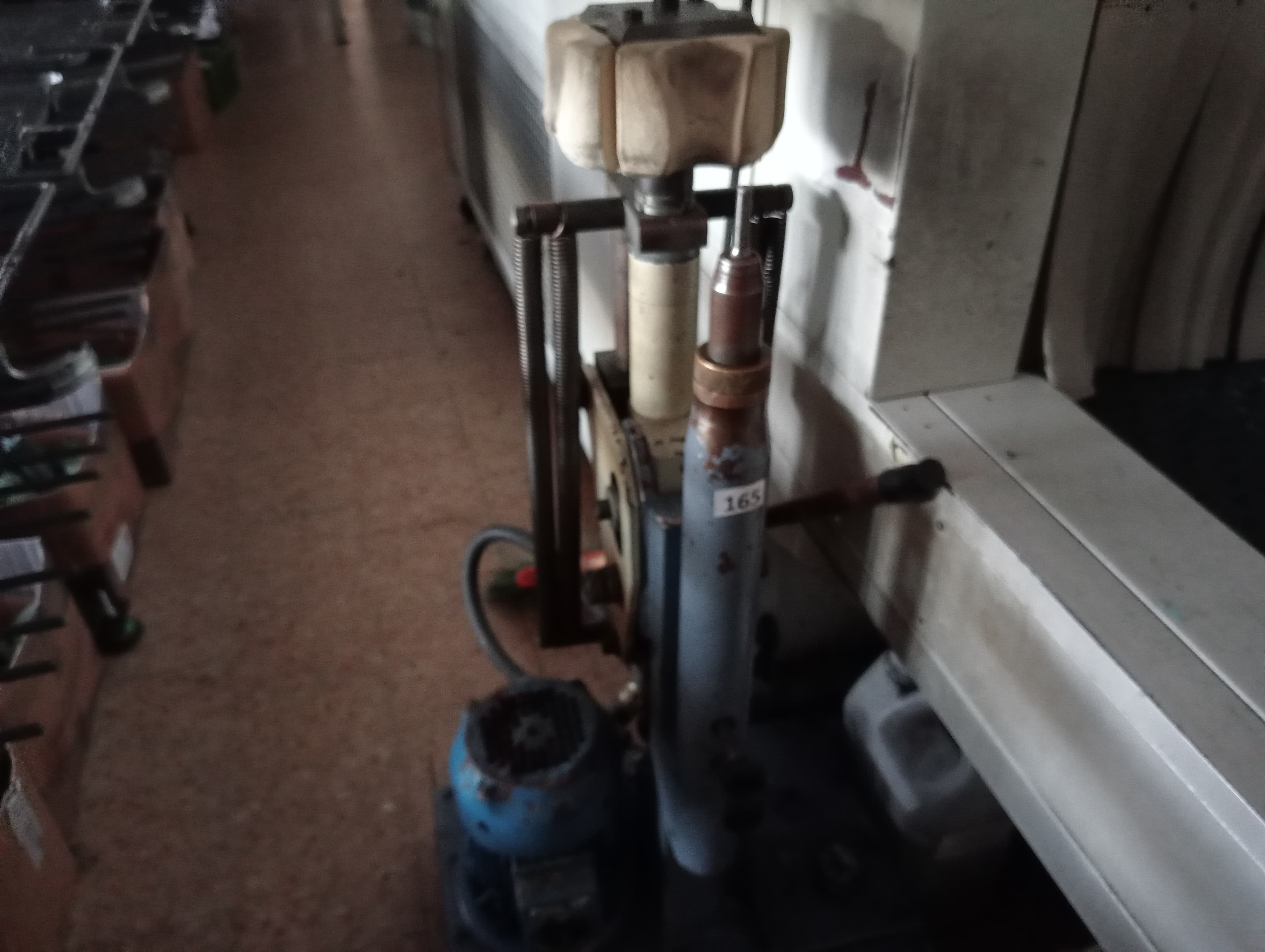 Máquina de retirar formas