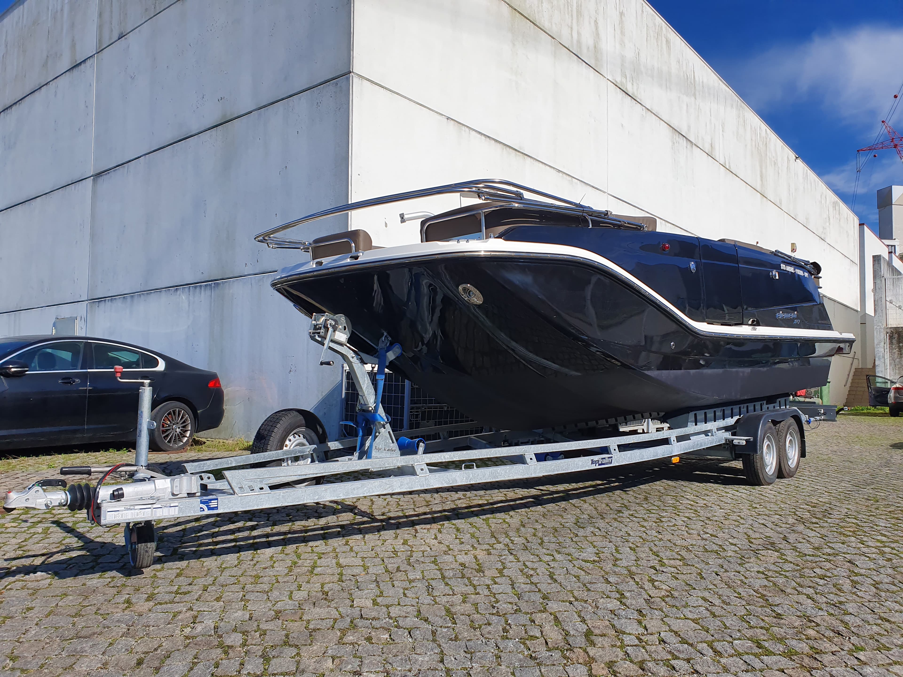 Embarcação Bayliner Element XR7 · Reboque Top Trailer