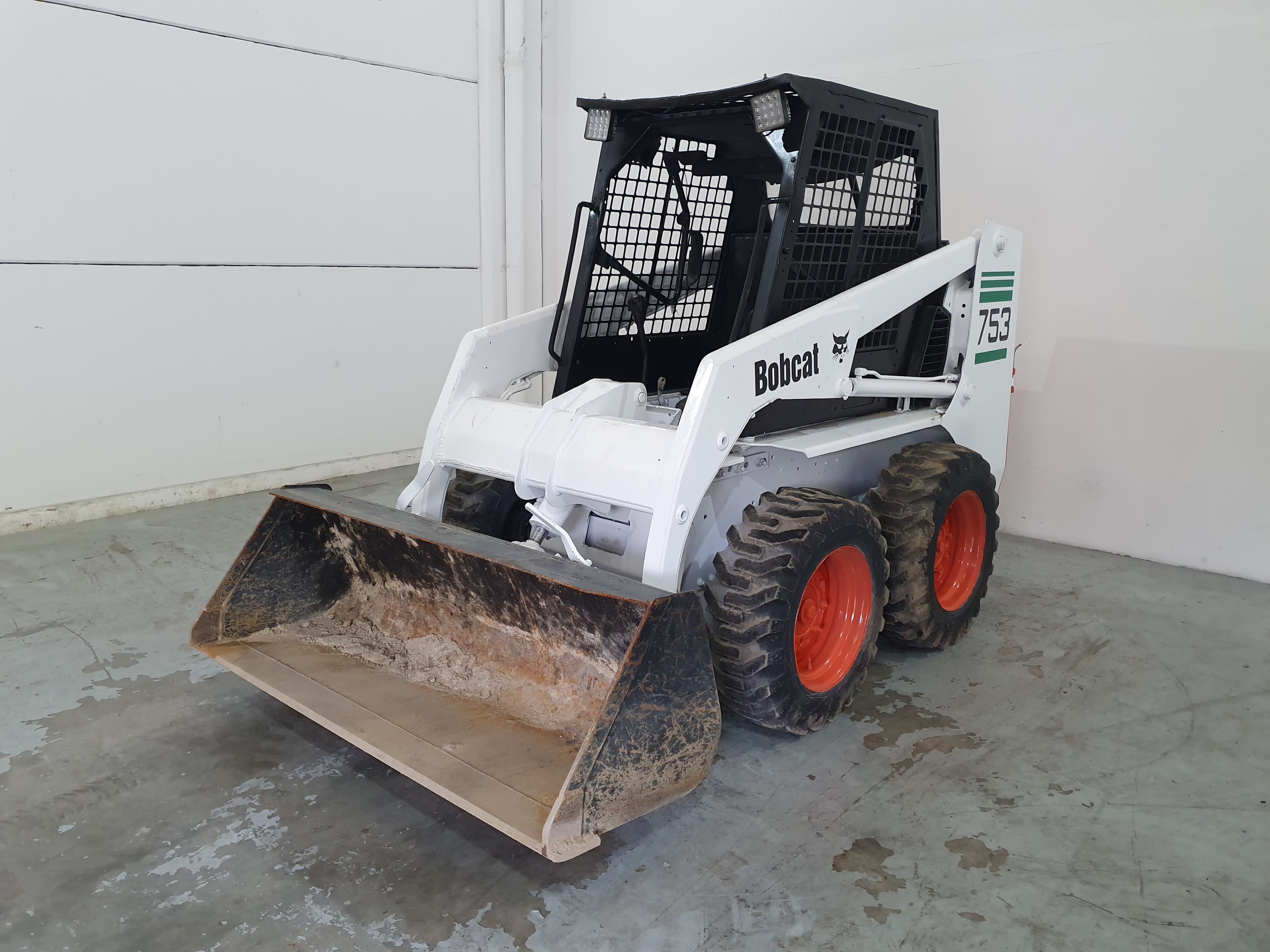 Mini Pá Carregadora Bobcat 753