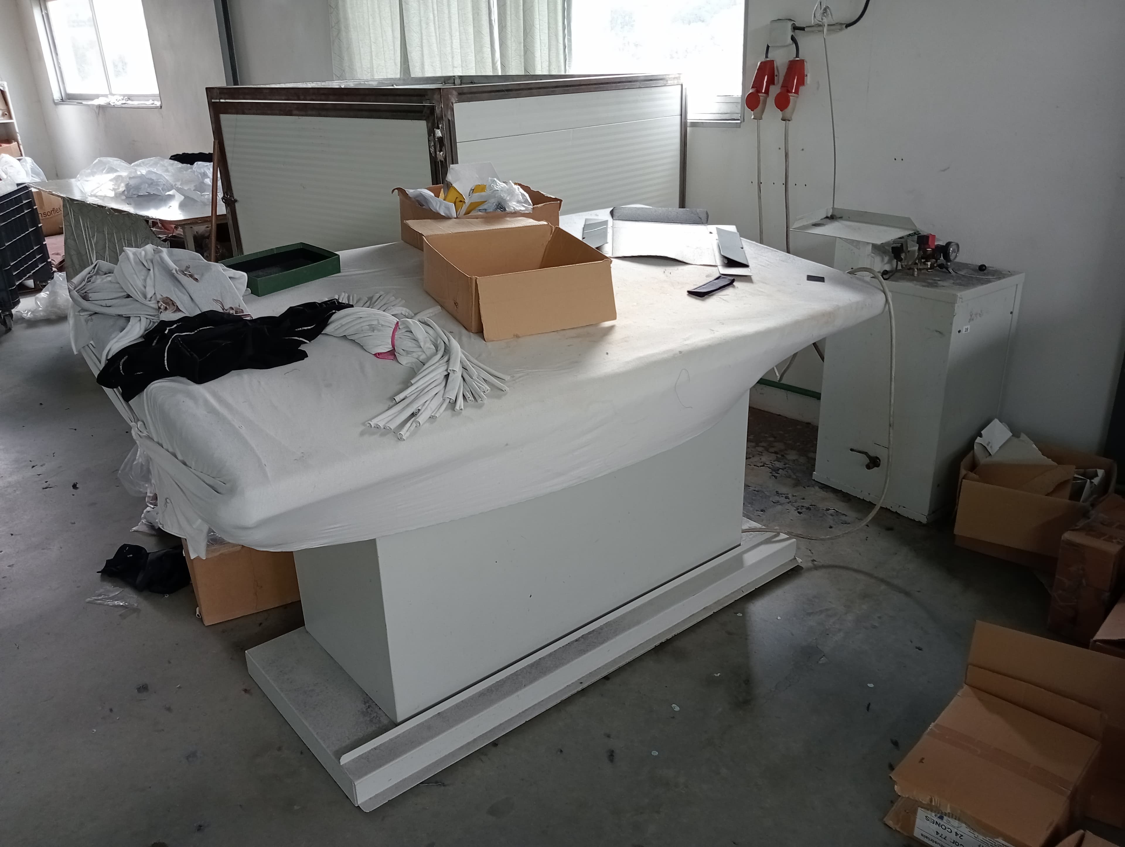 Mesa de brunir + caldeira