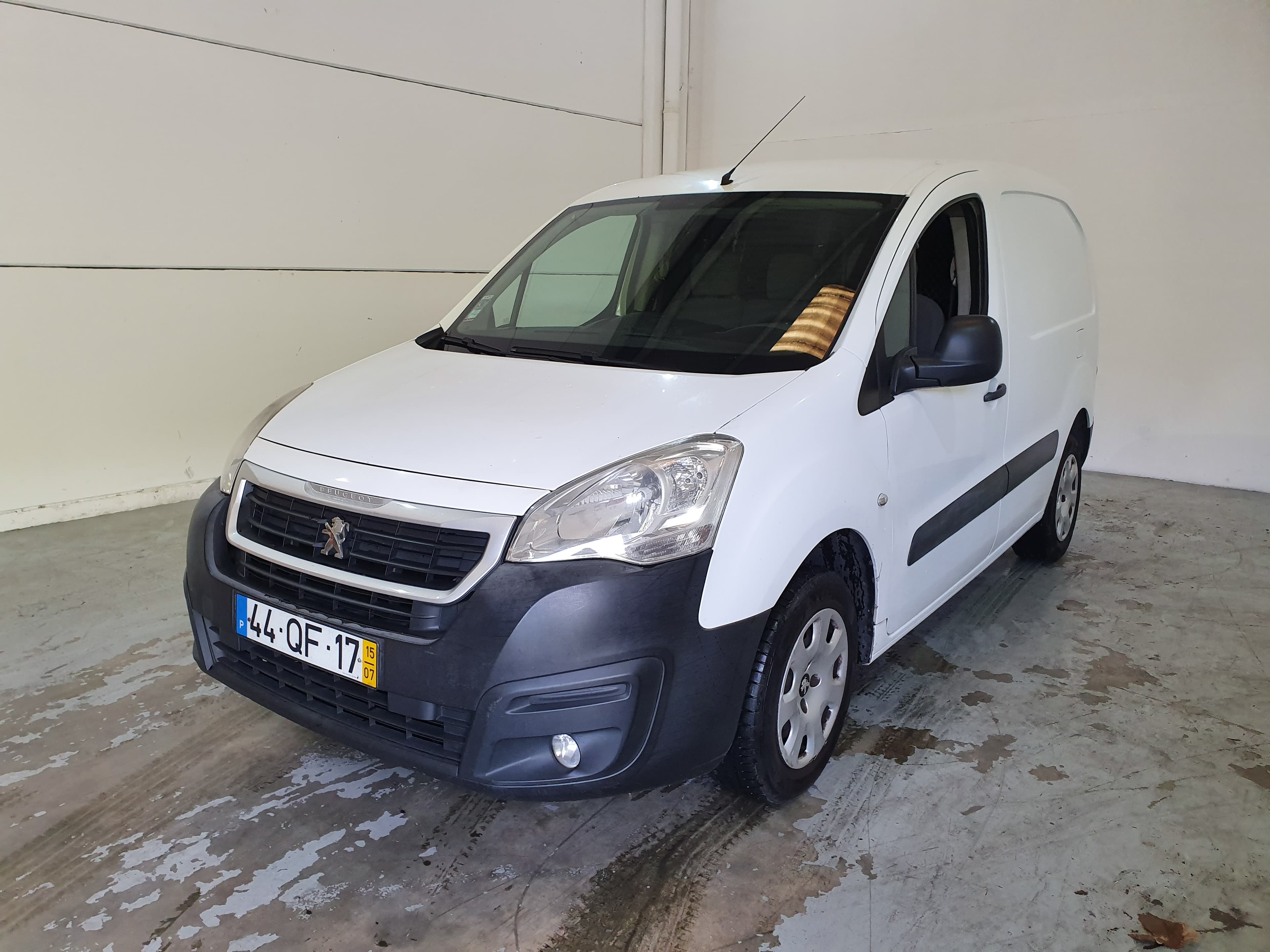 Peugeot Partner · Ano 2015   44-QF-17