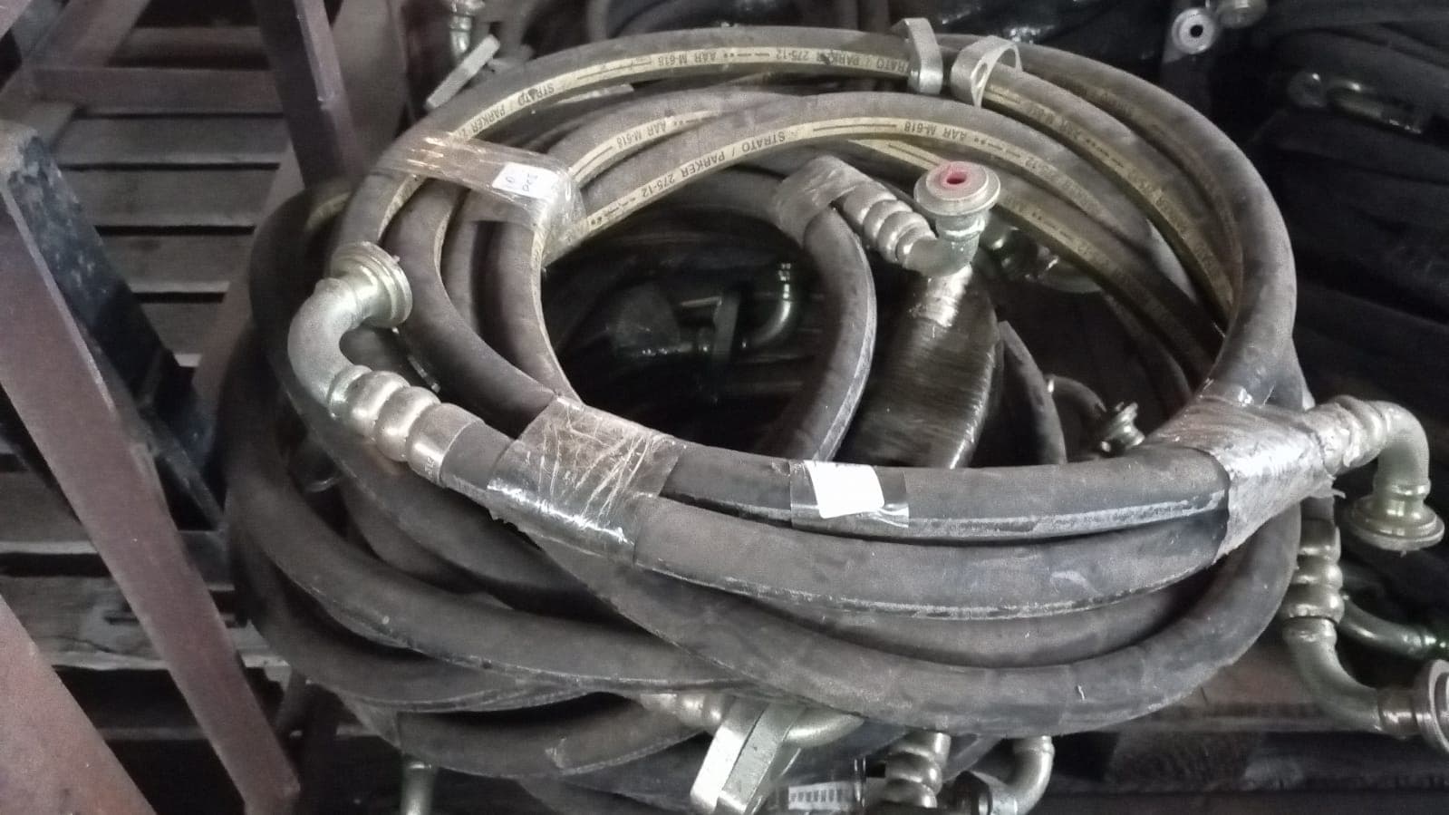 Mangueiras para válvulas de controlo de cilindros.