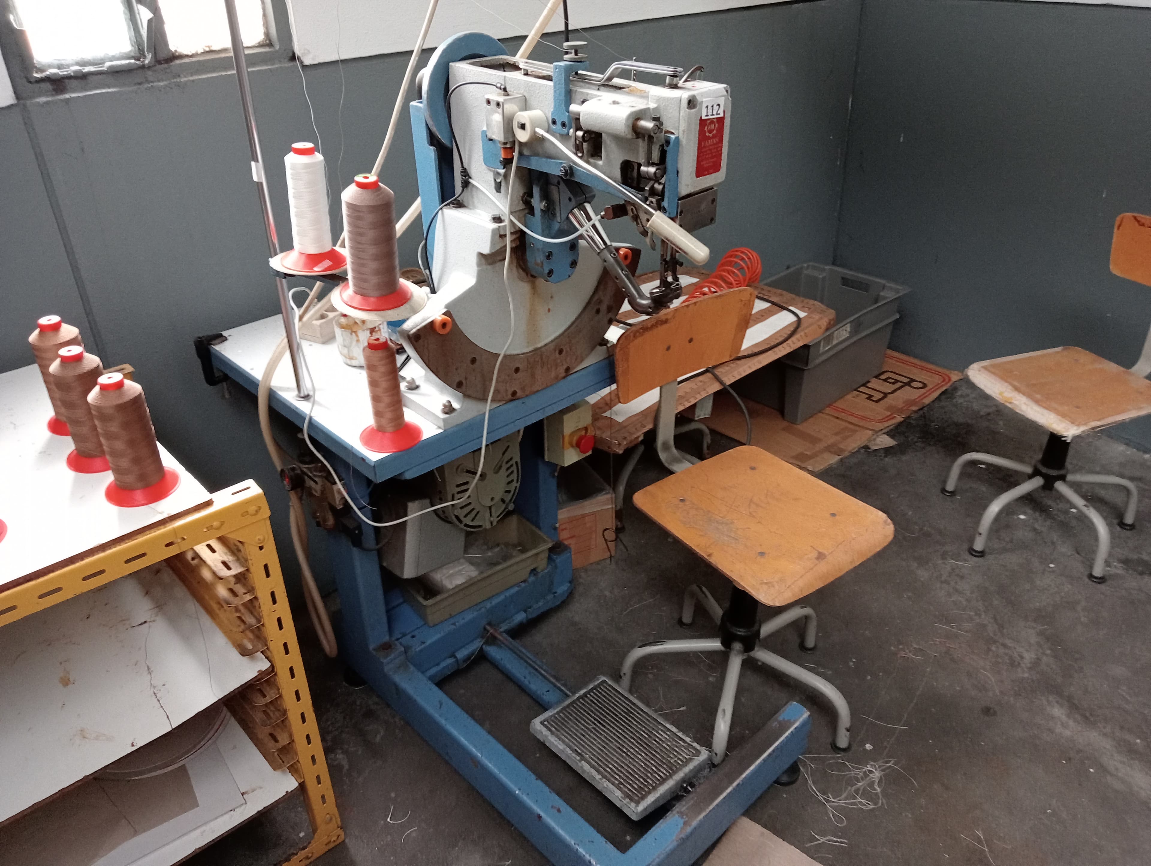 Máquina de coser solas