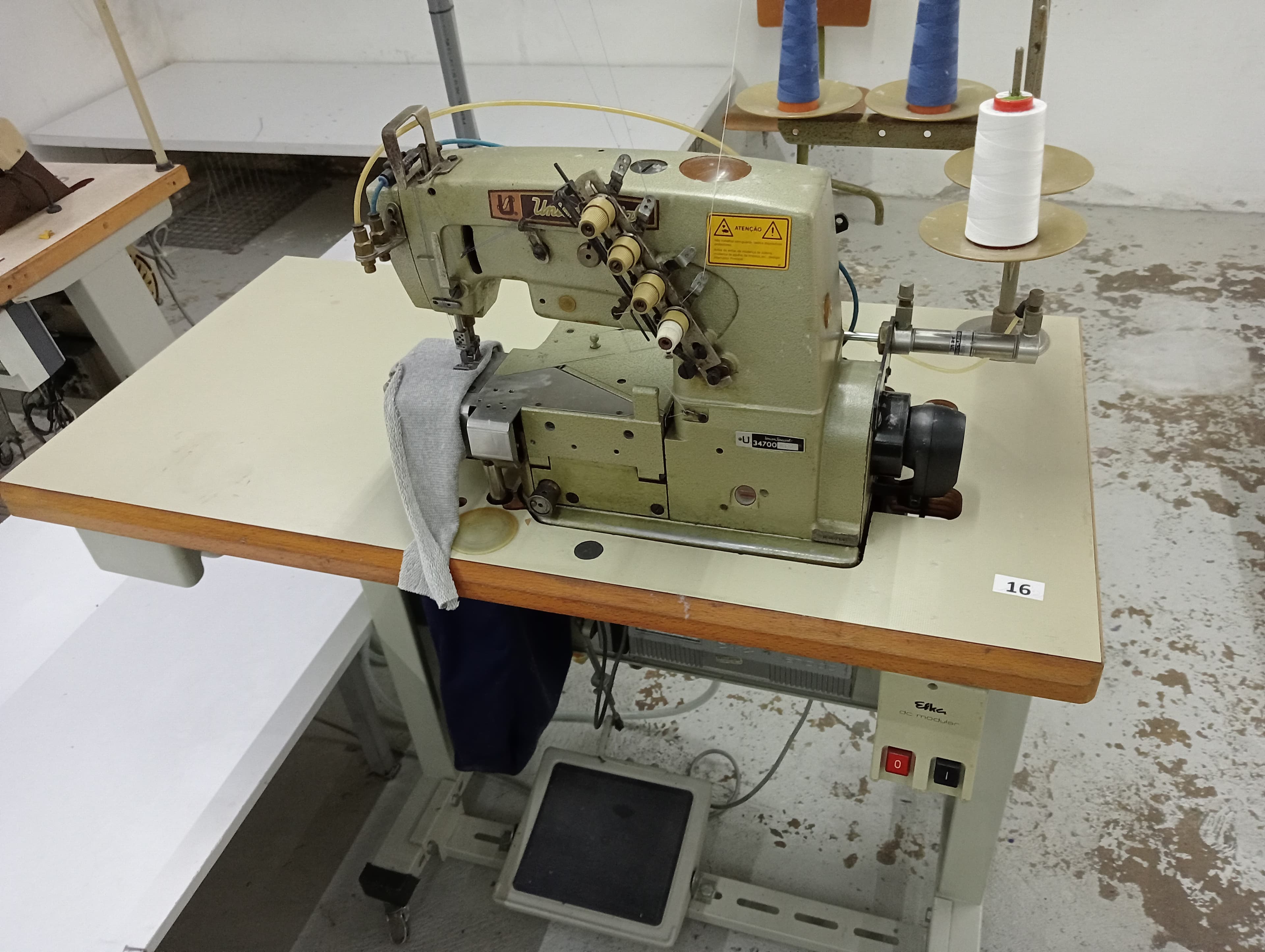 Máquina de bainhas