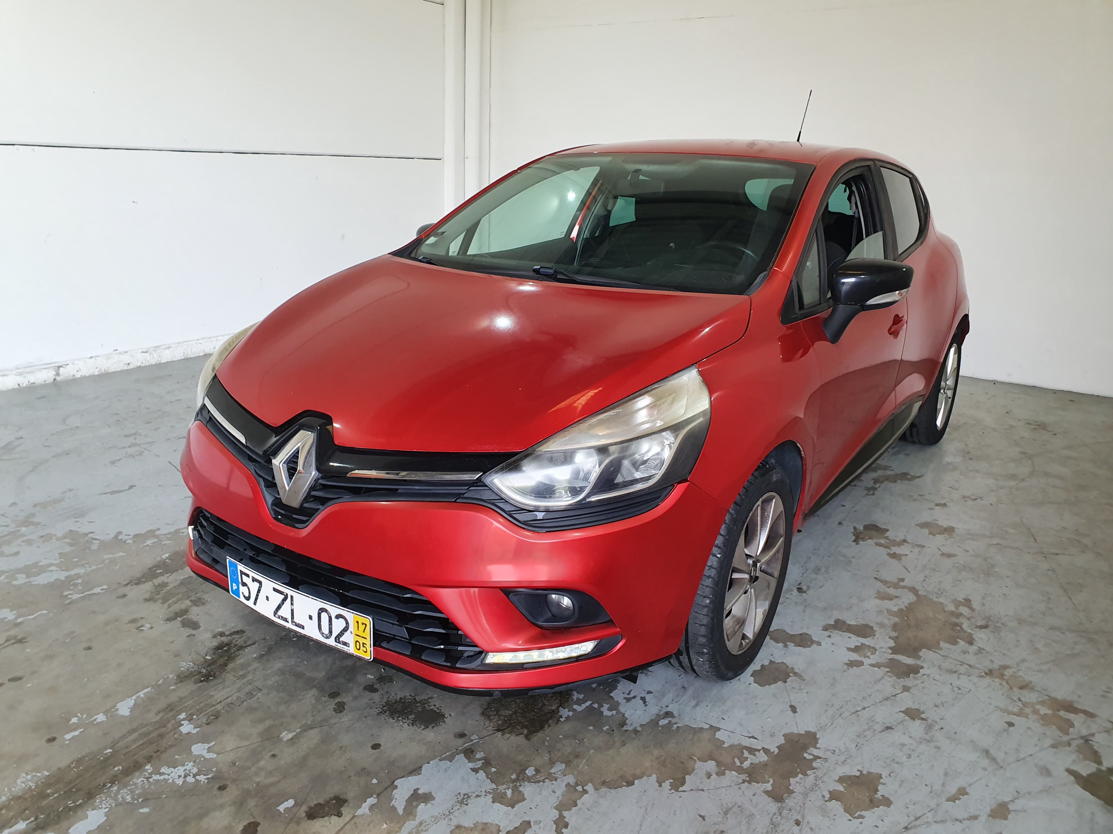 Renault Clio · Ano 2017   57-ZL-02