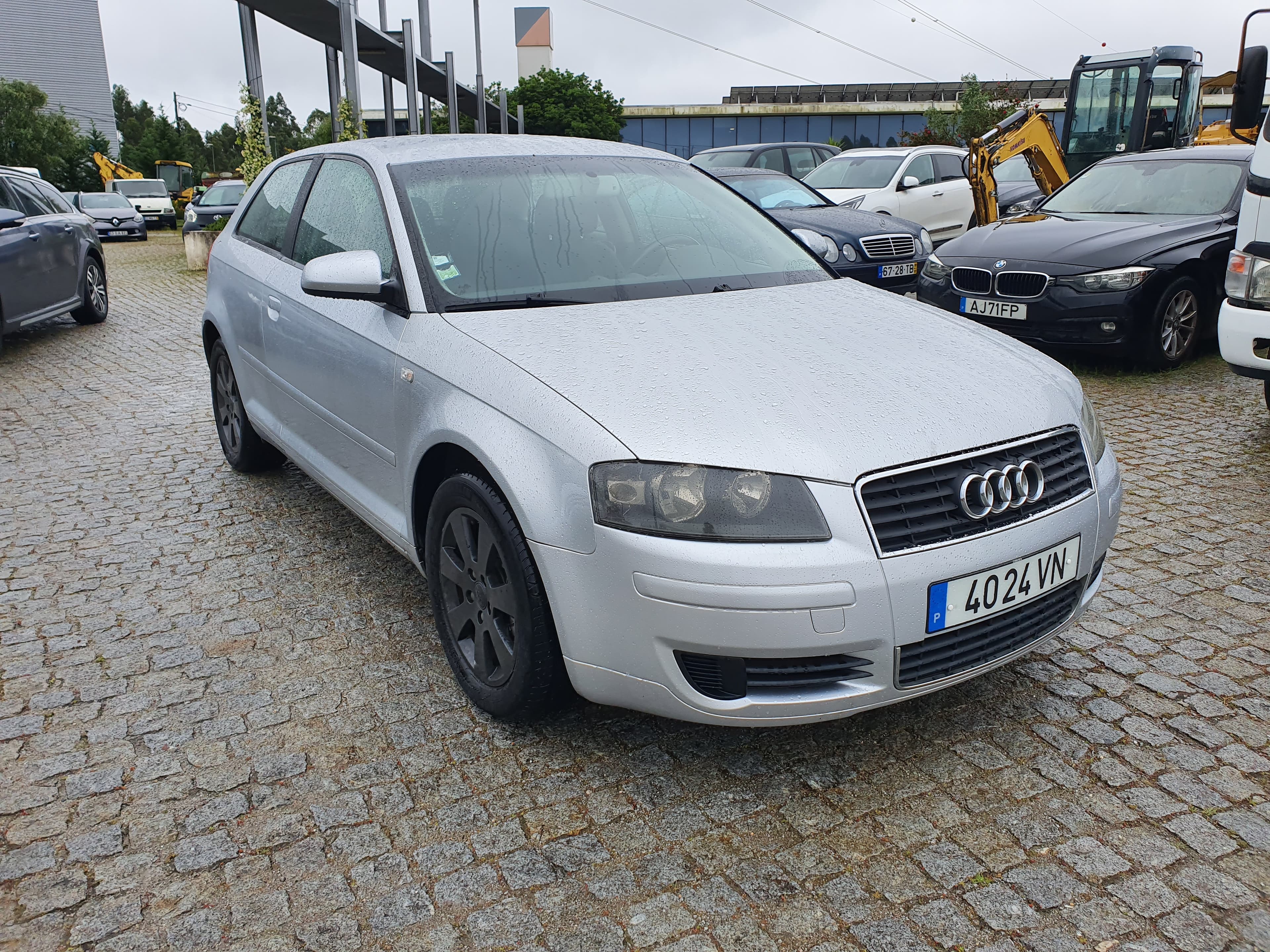Audi A3 · Ano 2003  40-24-VN