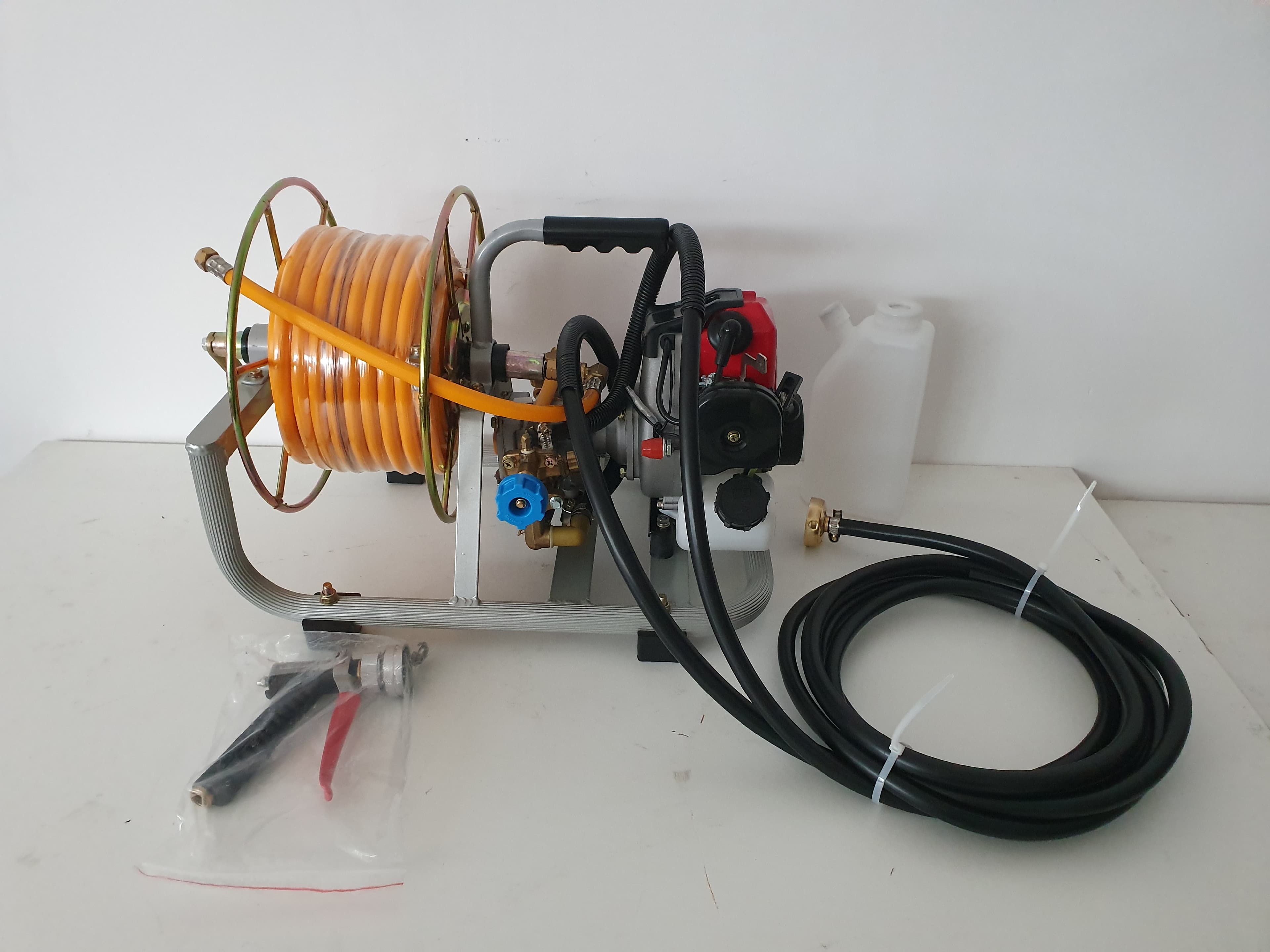 GRUPO PULVERIZADOR · MOTOR