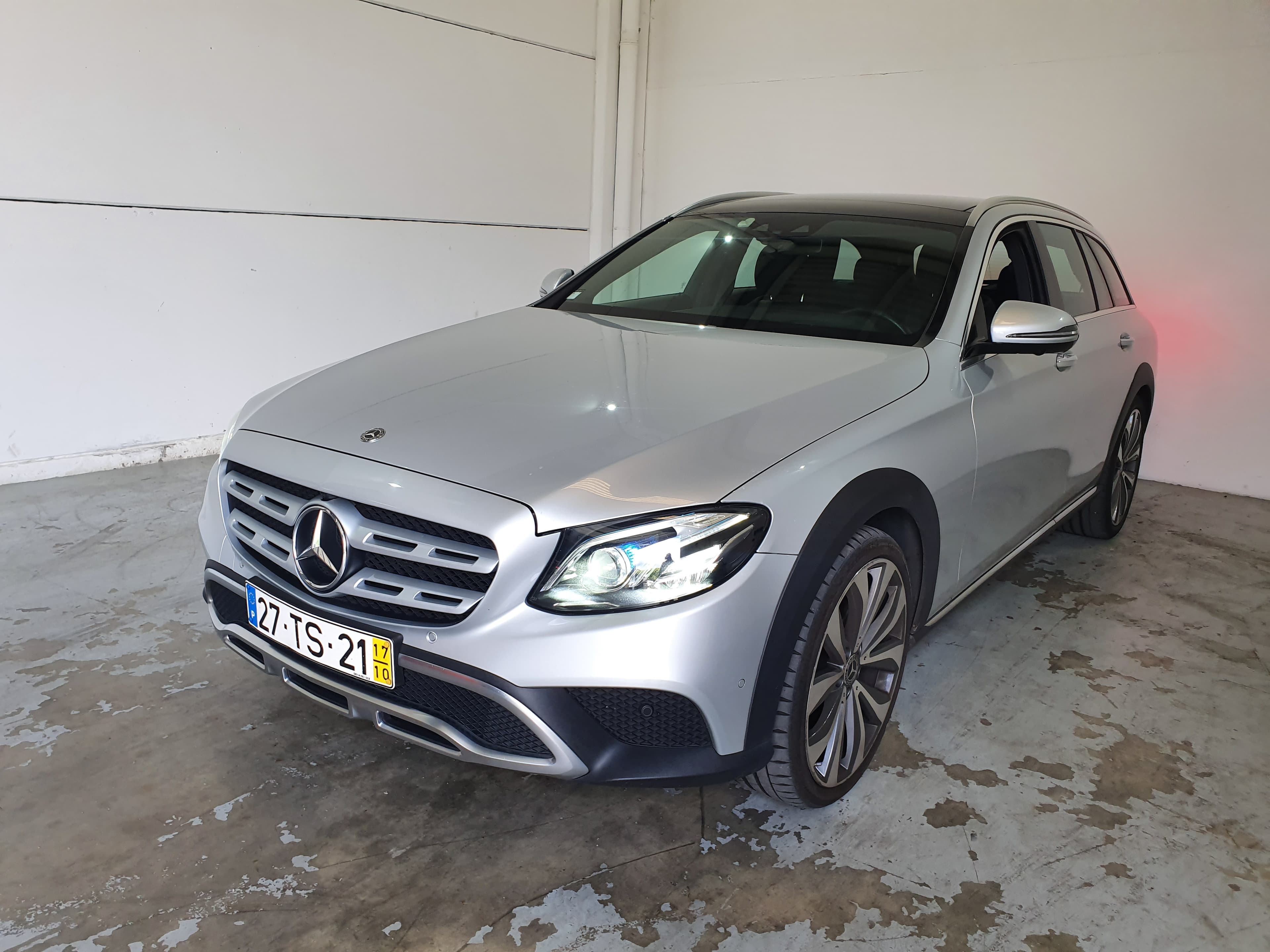 Mercedes E220D 4 Matic All Terrain Avantgarde · Ano 2017  27-TS-21