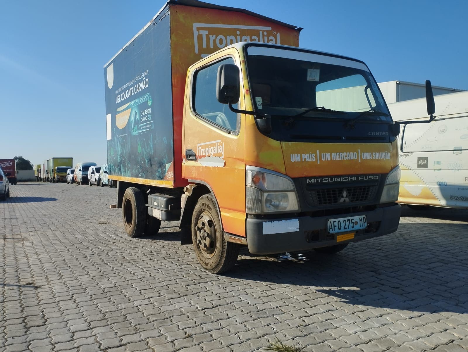 Viatura marca Mitsubishi Fuso
