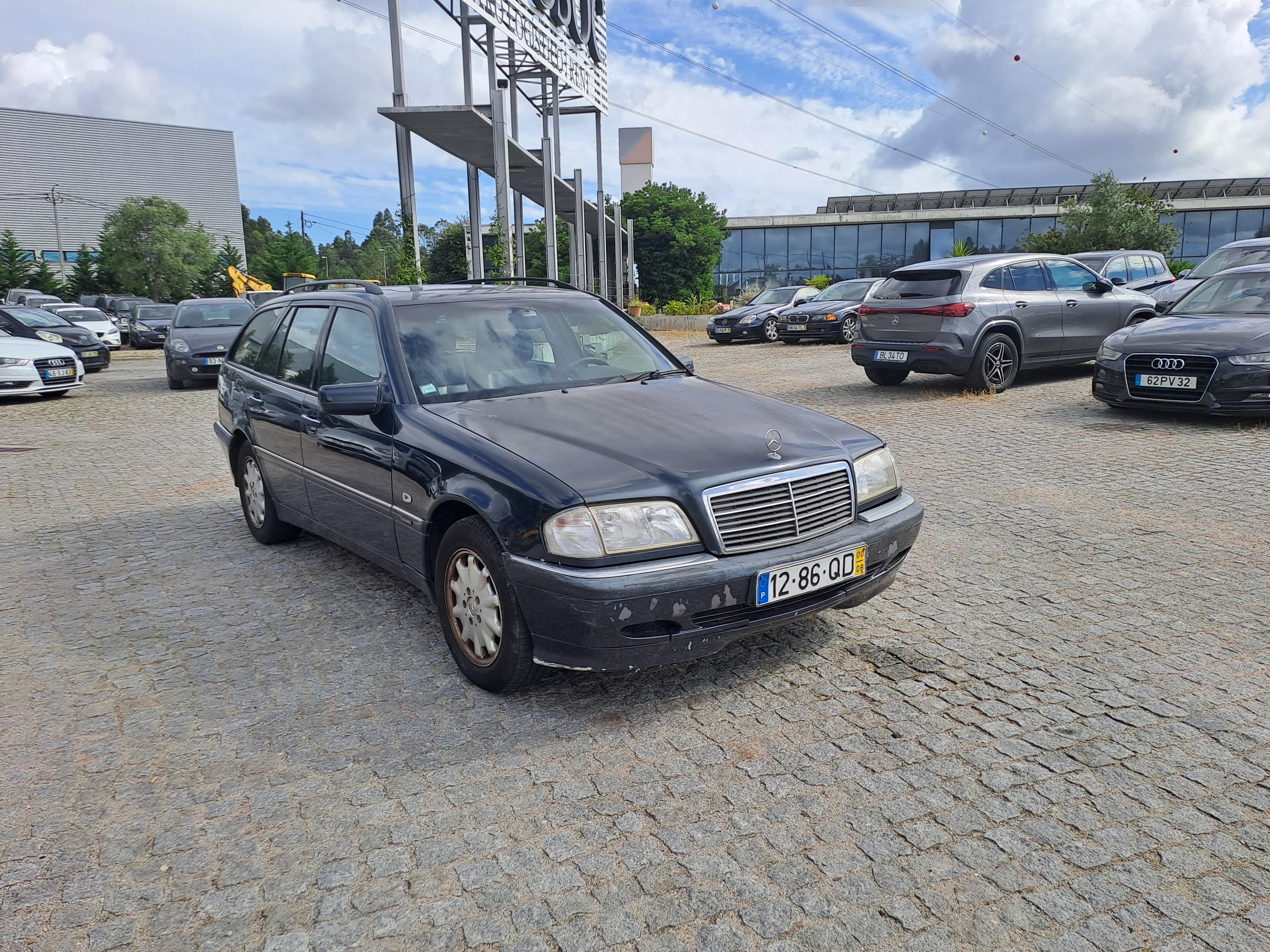 Mercedes-Benz C220 CDI · Ano 2000
