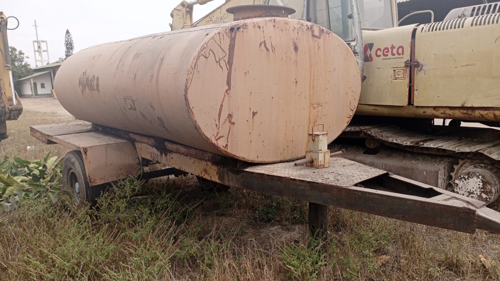 Tanque metálico para água