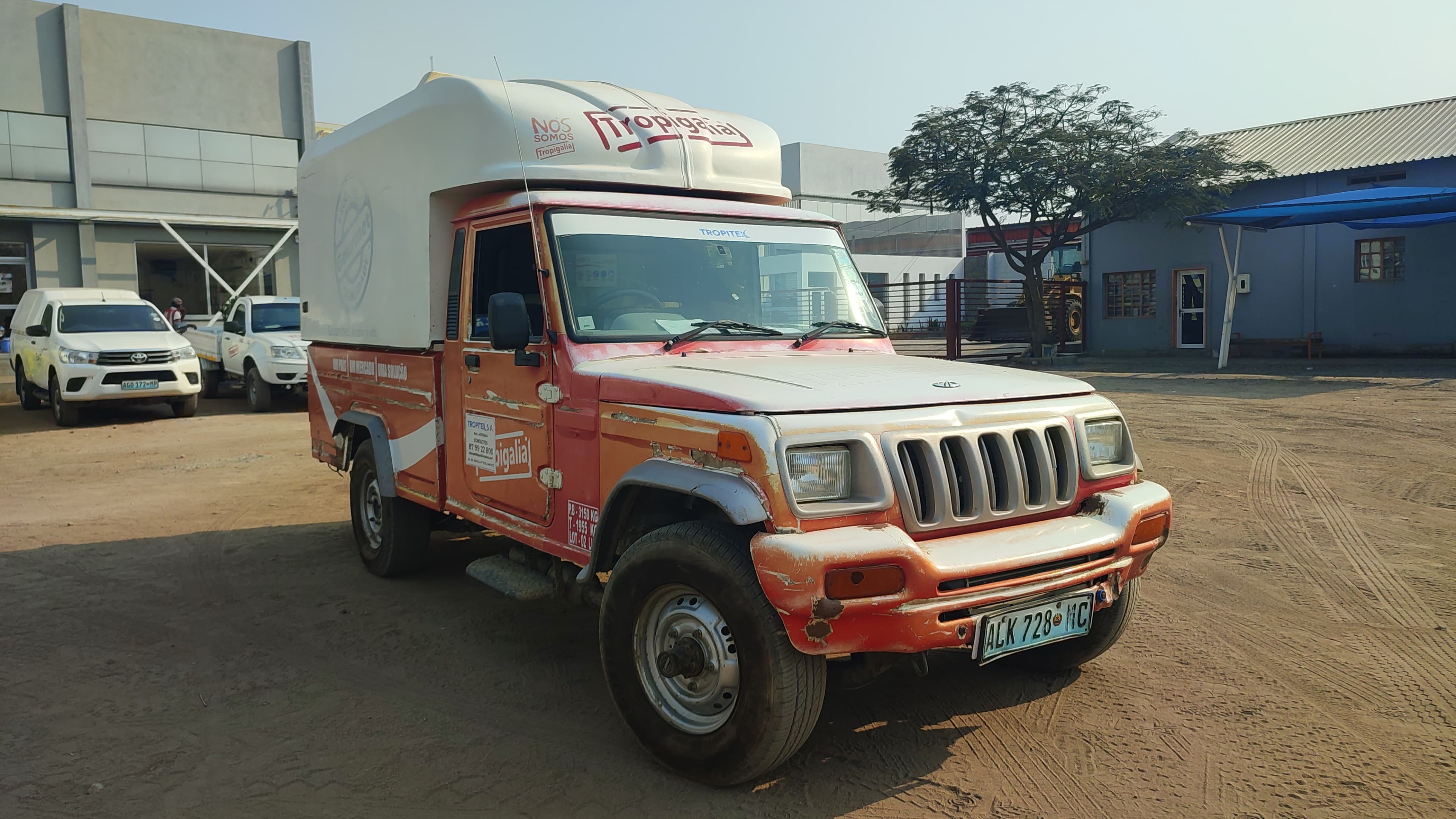 MAHINDRA BOLERO