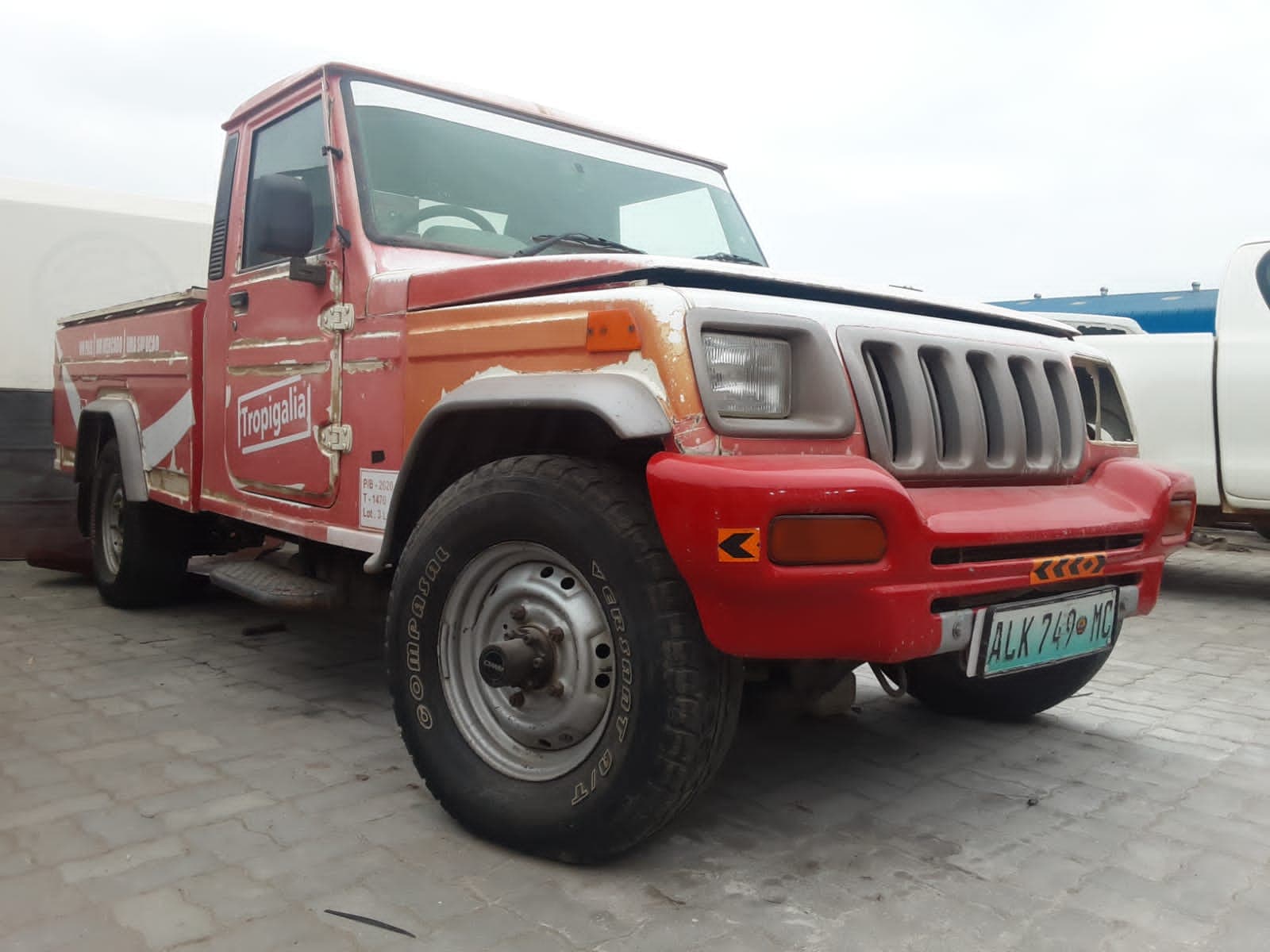 MAHINDRA BOLERO