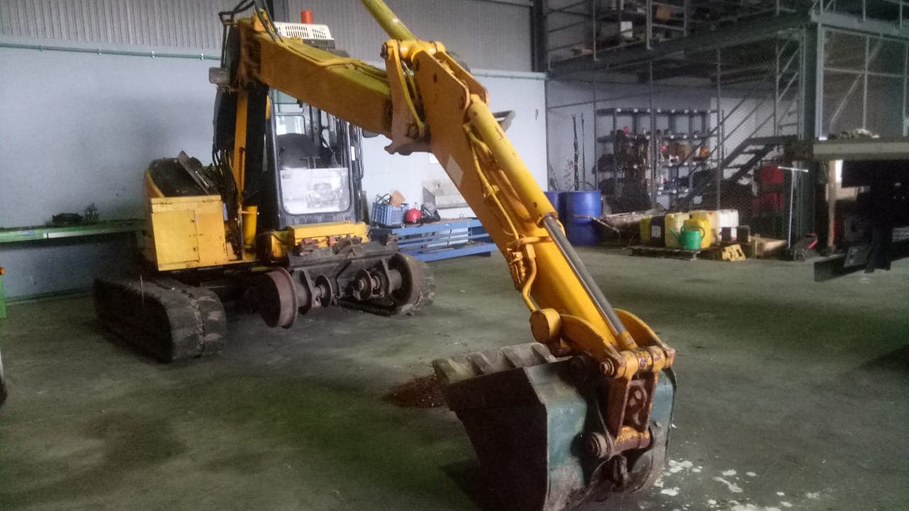 Mini Giratória KOMATSU/PC 50uu