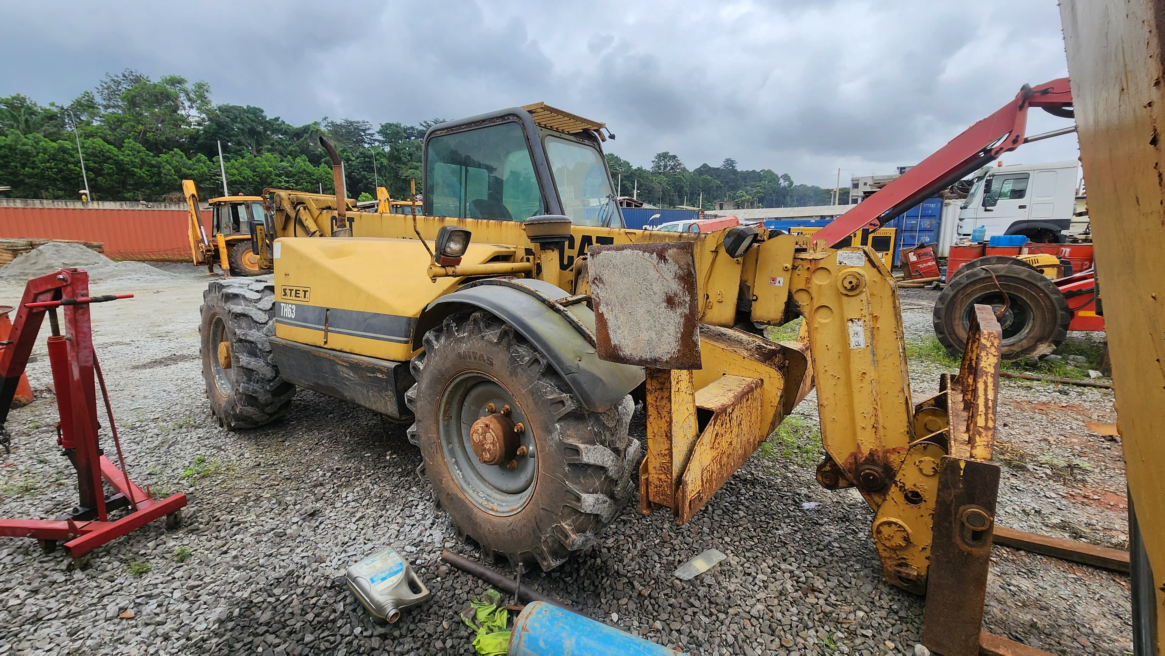 Télescopique multifonctions CATERPILLAR TH 63