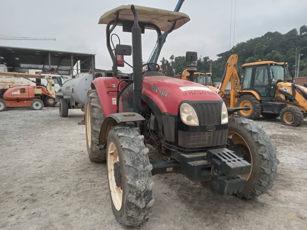 Tracteur agricole YTO X804