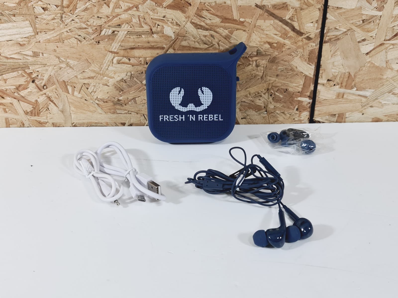 Conjunto Coluna Bluetooth e Fones Auriculares