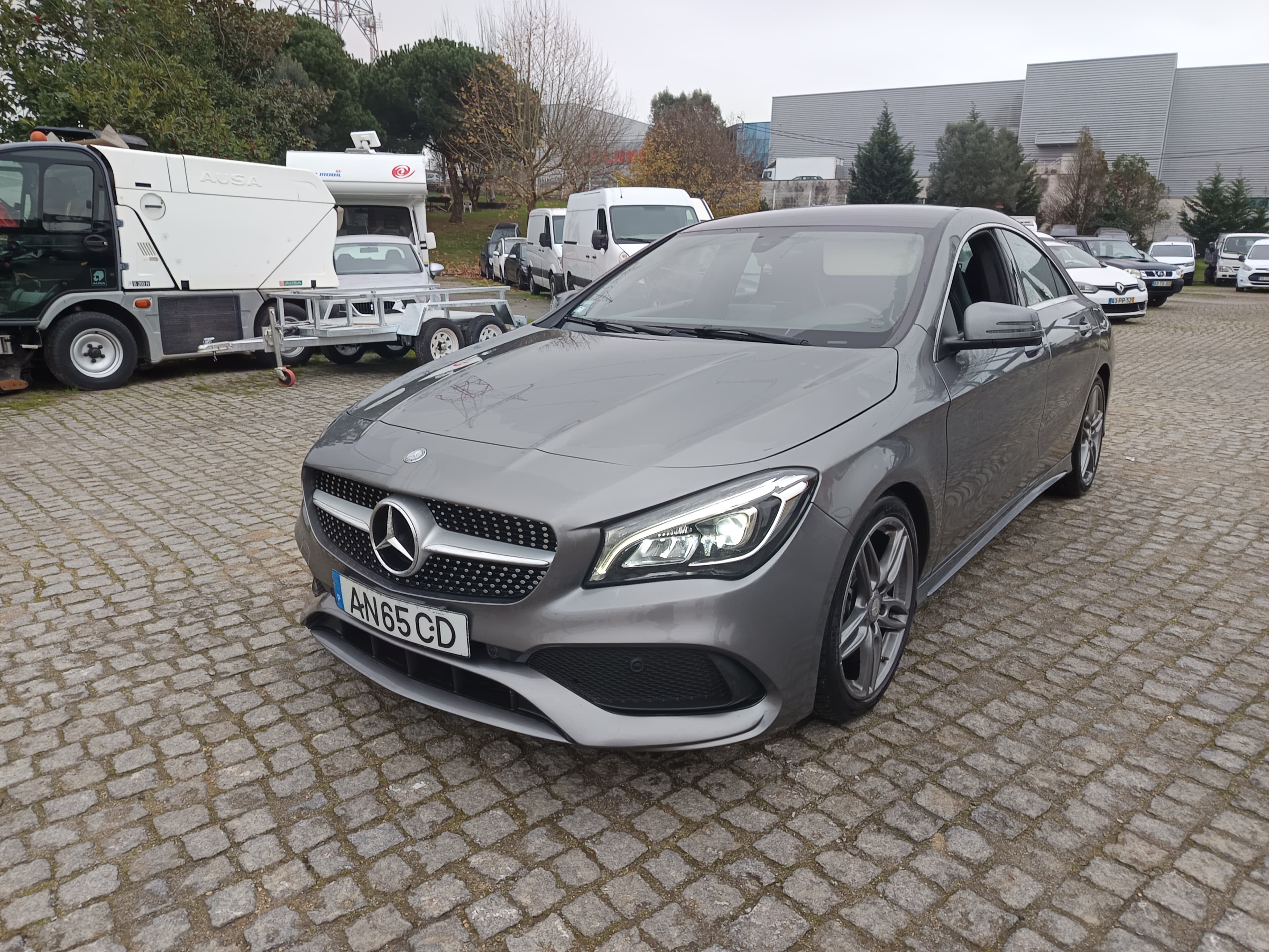 Mercedes-Benz 220 CDI · Ano 2016