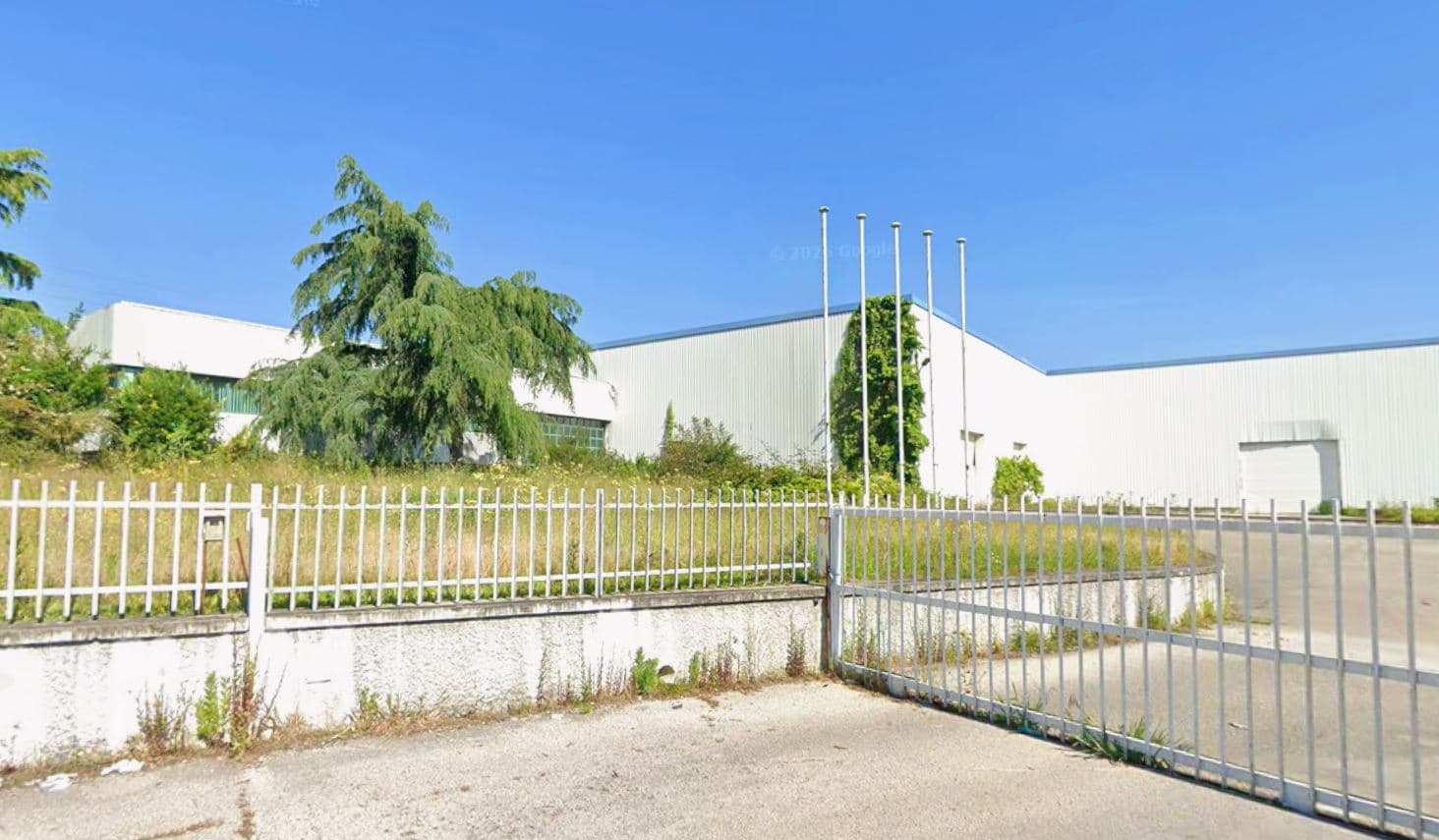 Armazém e Terrenos